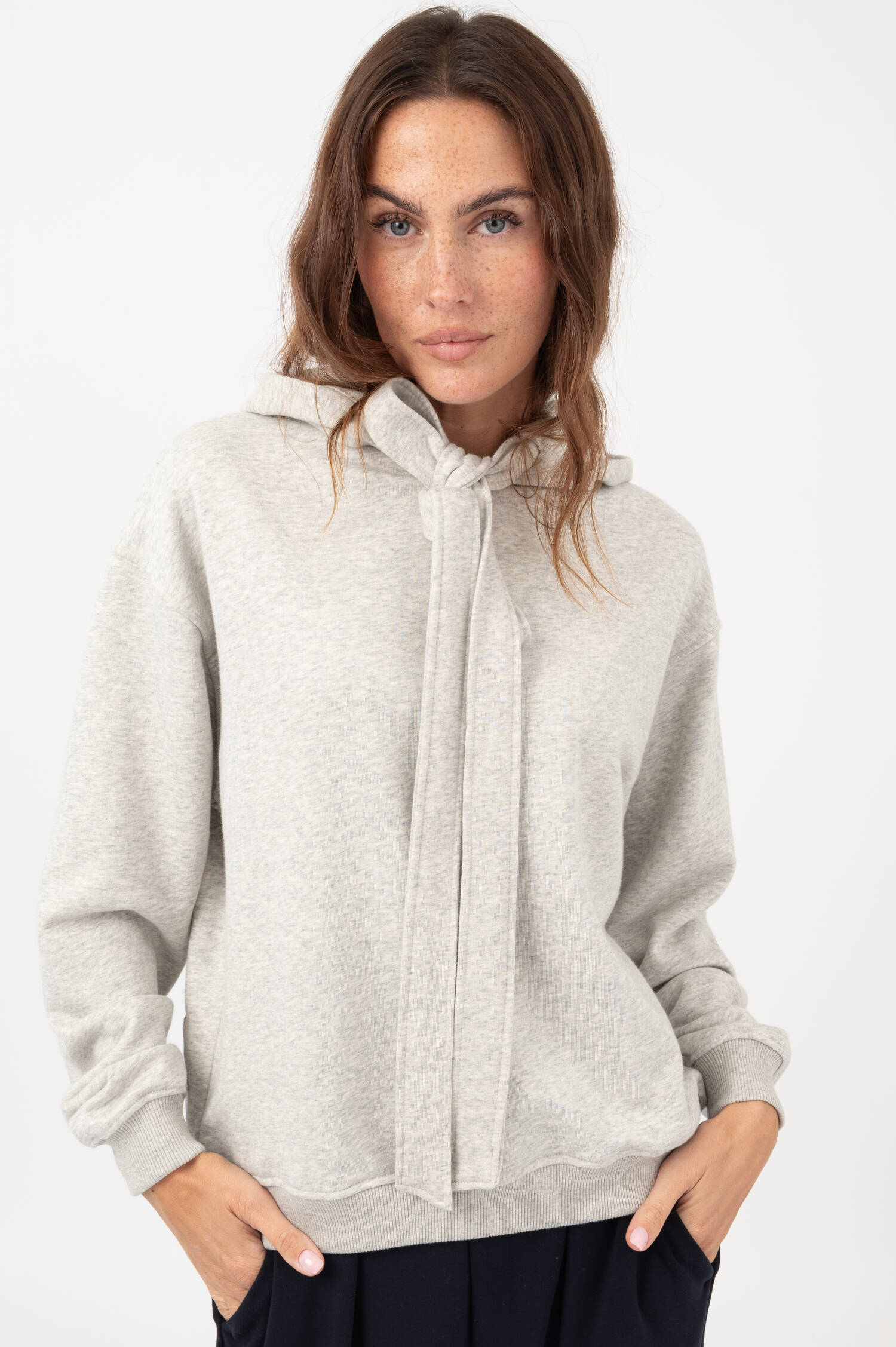 Hoodie mit Schleife in Grau meliert