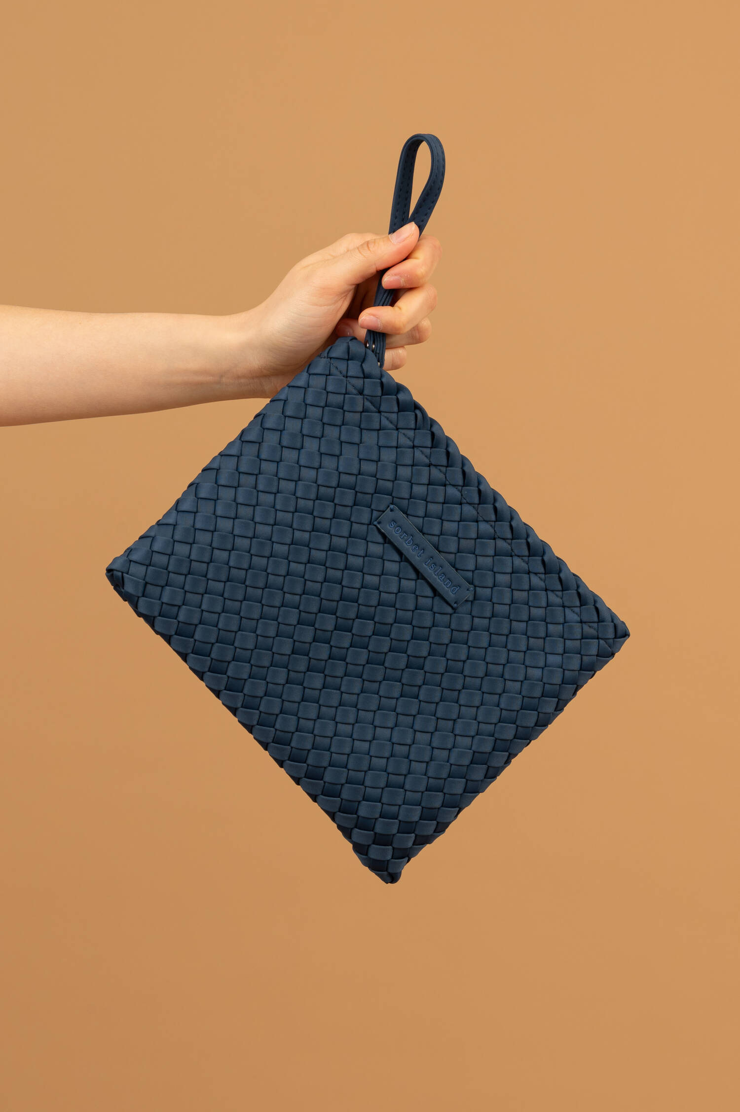 Neopren Clutch in Navy