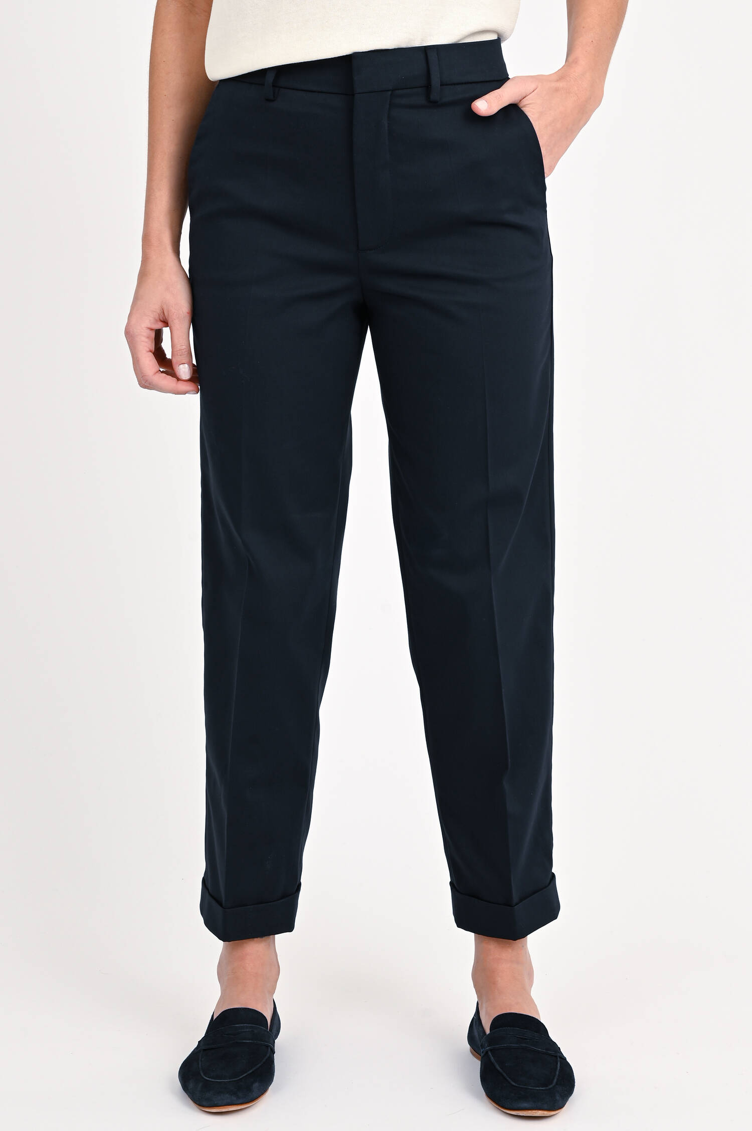 Hose mit Bügelfalten in Navy
