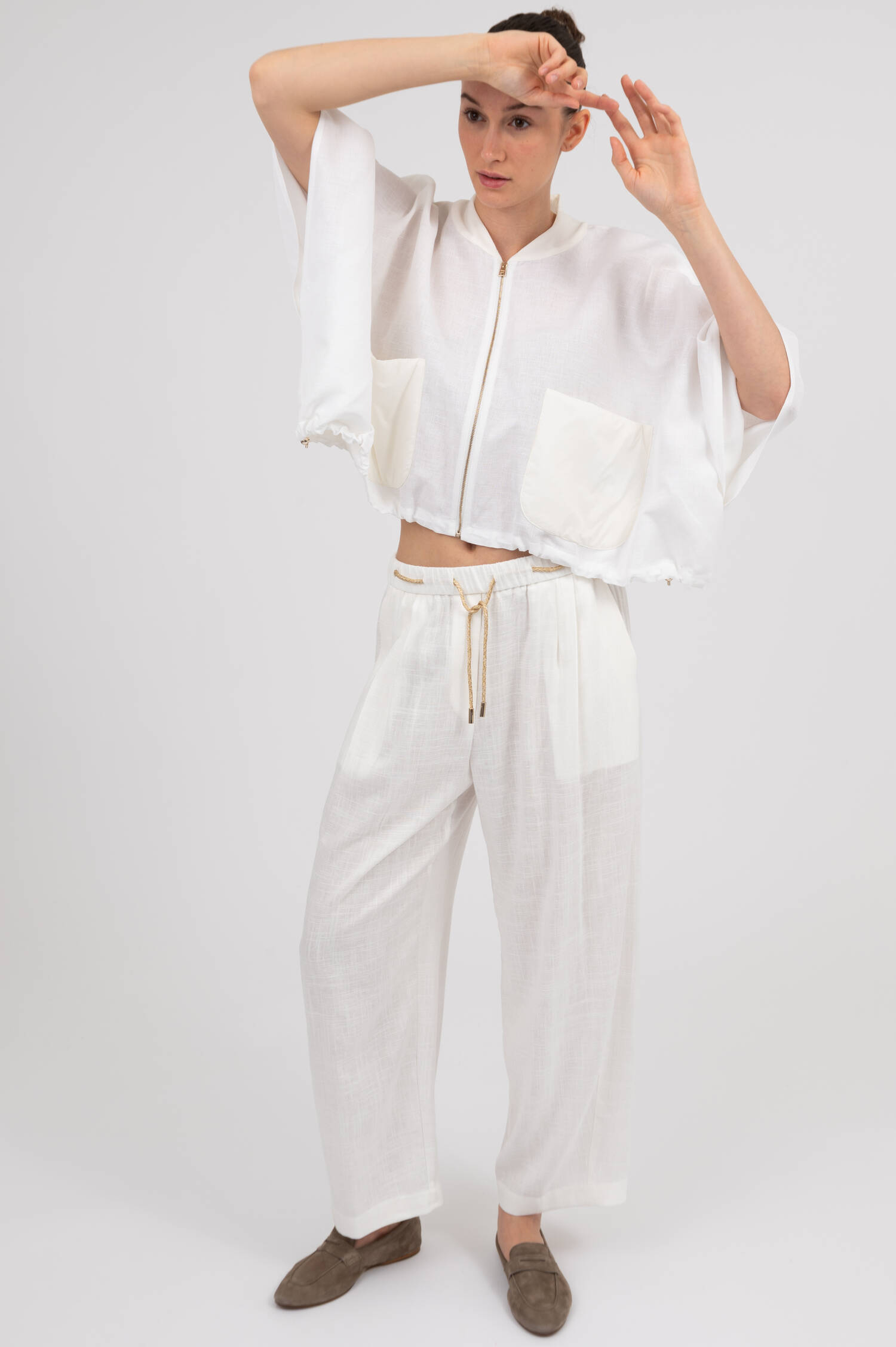 Ponchomantel aus Seiden-Leinenmix in Weiß Ponchomantel aus Seiden-Leinenmix in Weiß