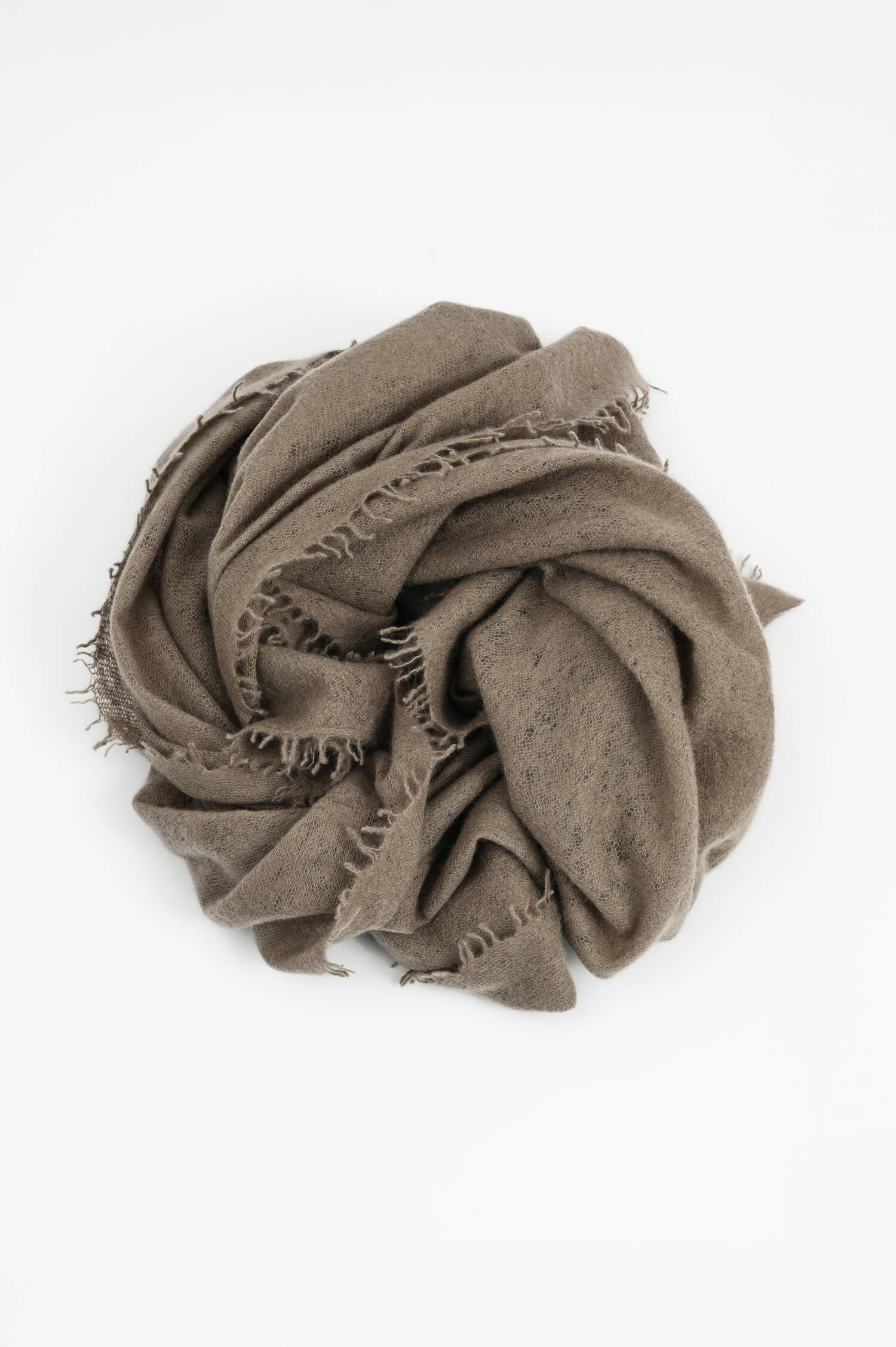 Cashmere-Schal mit Fransen in Walnut Cashmere-Schal mit Fransen in Walnut