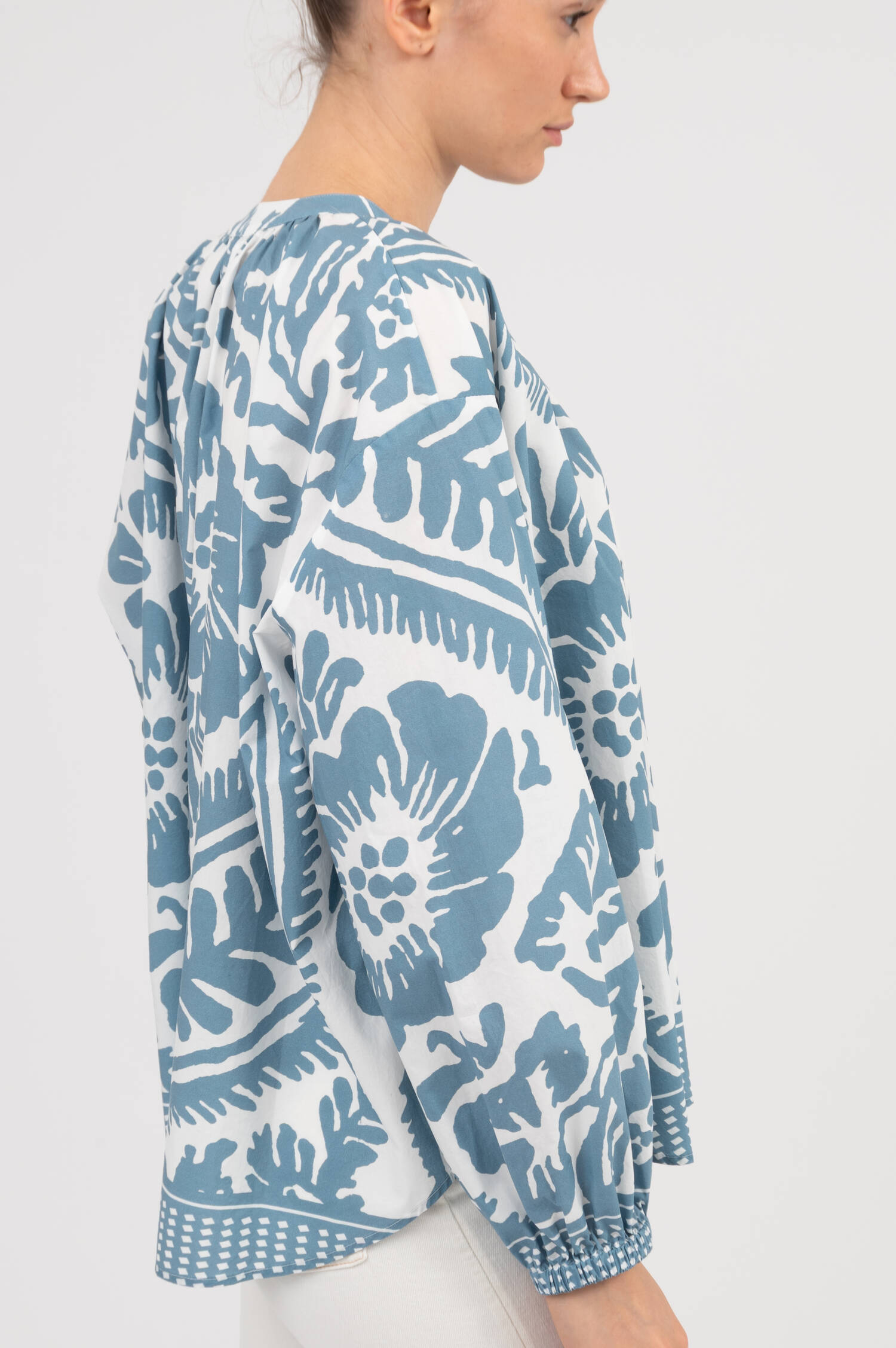 Tunika mit Allover Blumenmuster in Blau Tunika mit Allover Blumenmuster in Blau