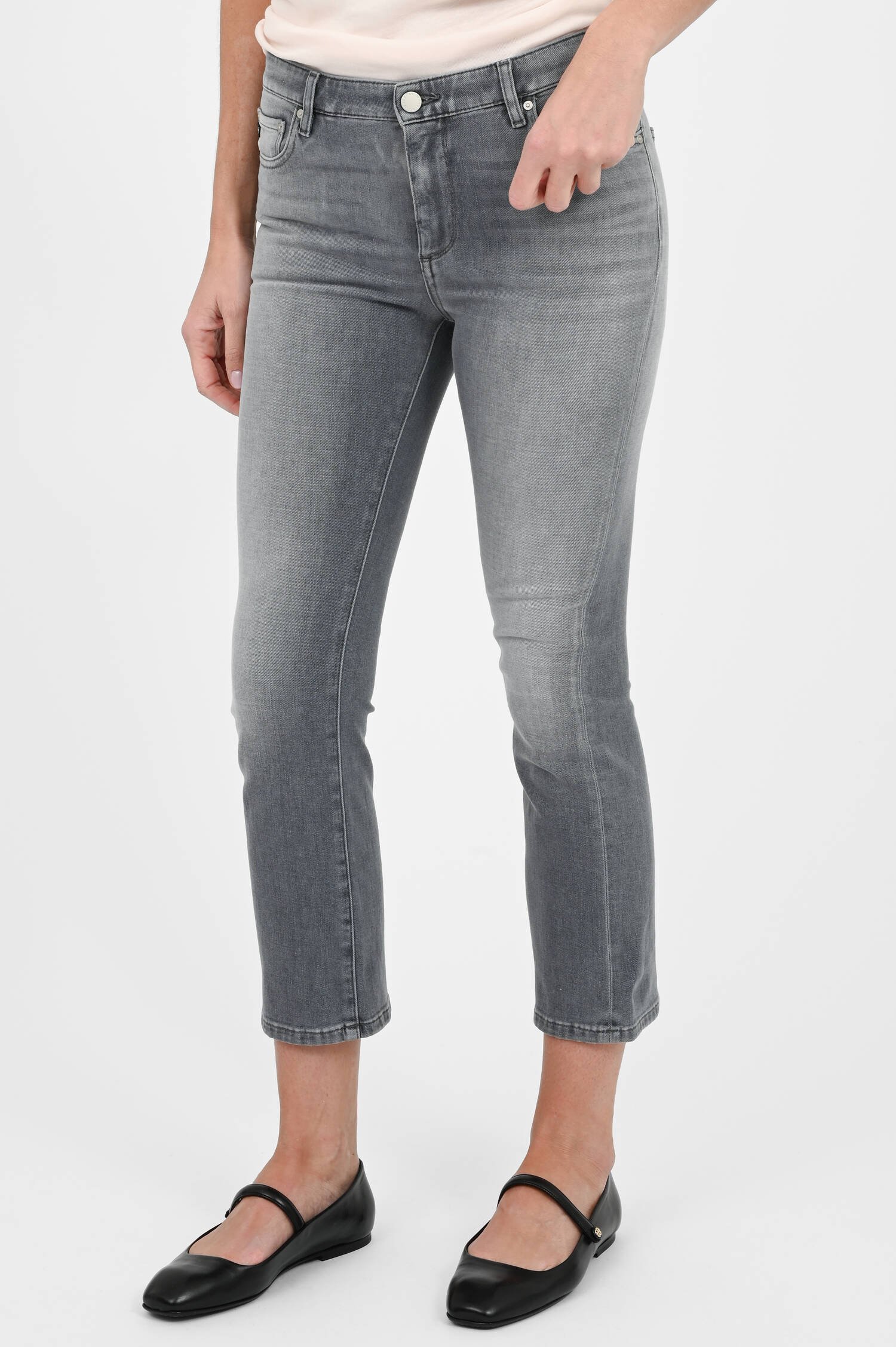 Flared Jeans JODI mit verkürztem Bein in Hellgrau Flared Jeans JODI mit verkürztem Bein in Hellgrau