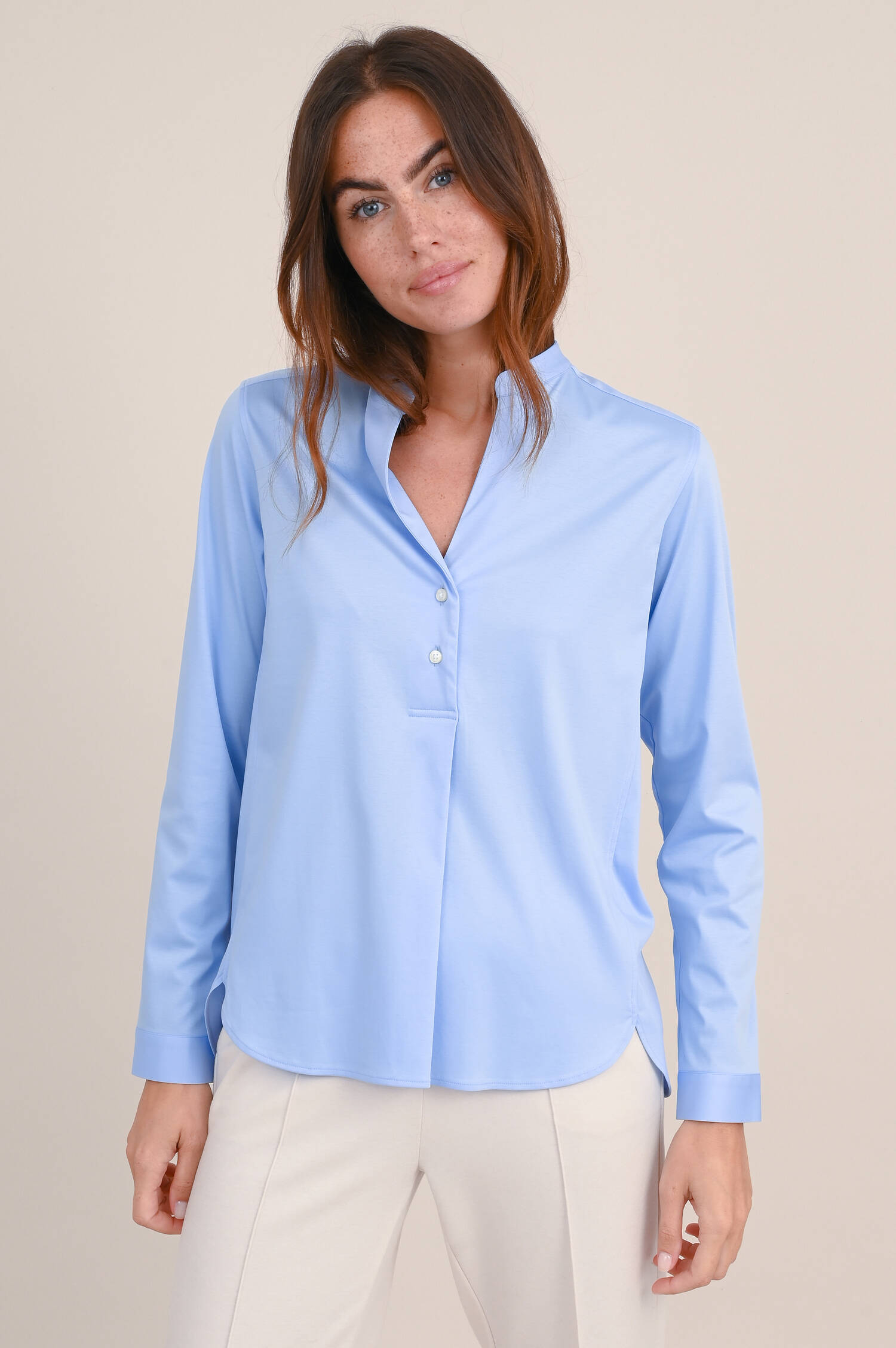 Blusen mit Stehkragen in Hellblau Blusen mit Stehkragen in Hellblau