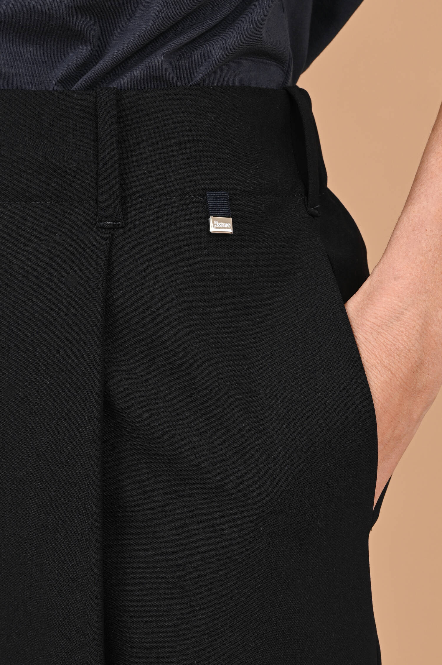 Wide-Leg Bundefaltenhose in Navyblau Wide-Leg Bundefaltenhose in Navyblau