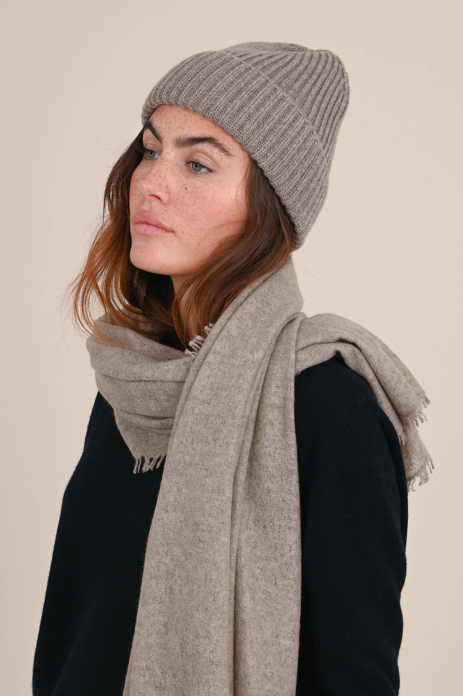 Midi-Mütze BARI aus Cashmere in Taupe