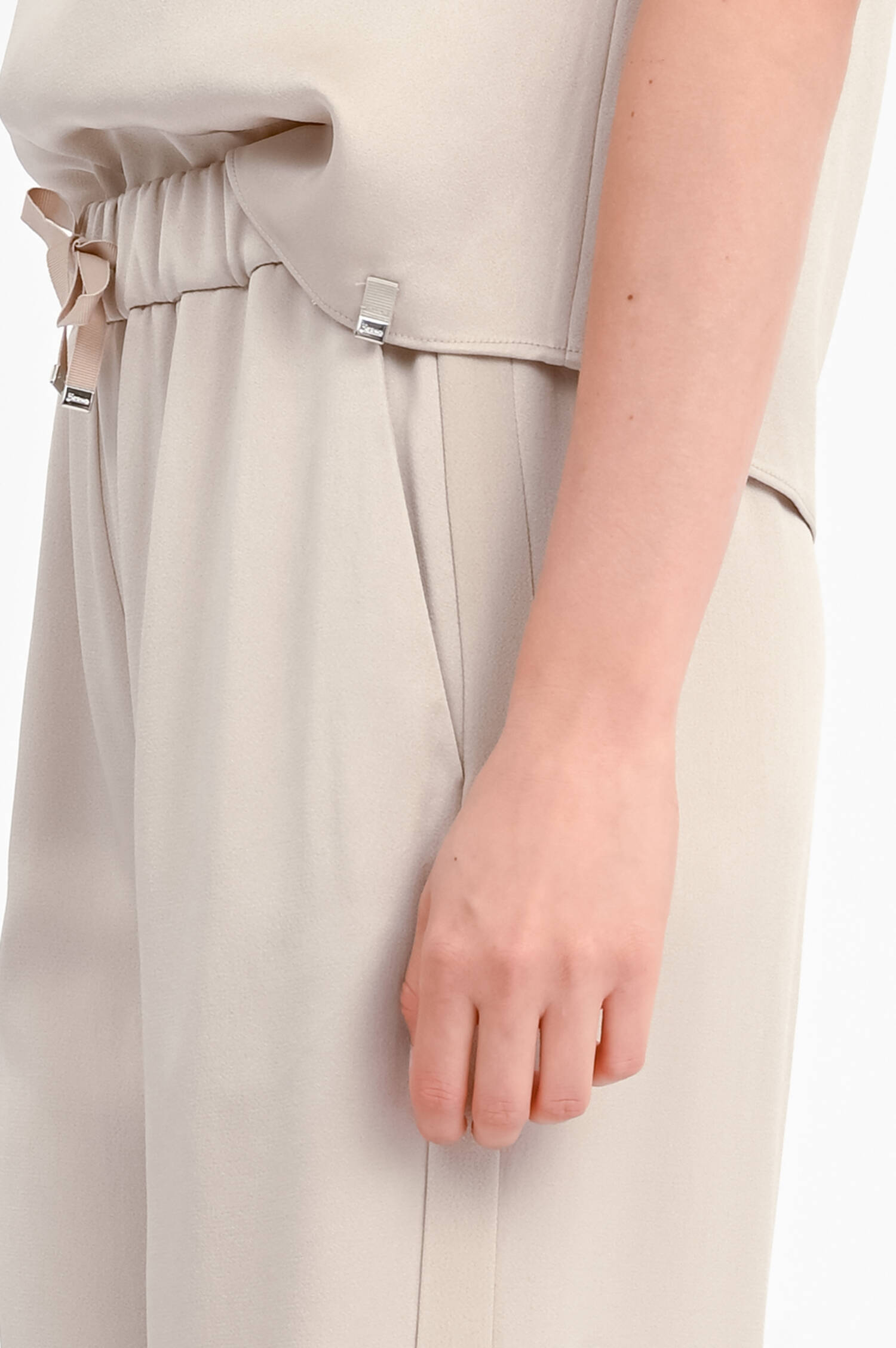 Hose in Satin-Optik in Chantilly