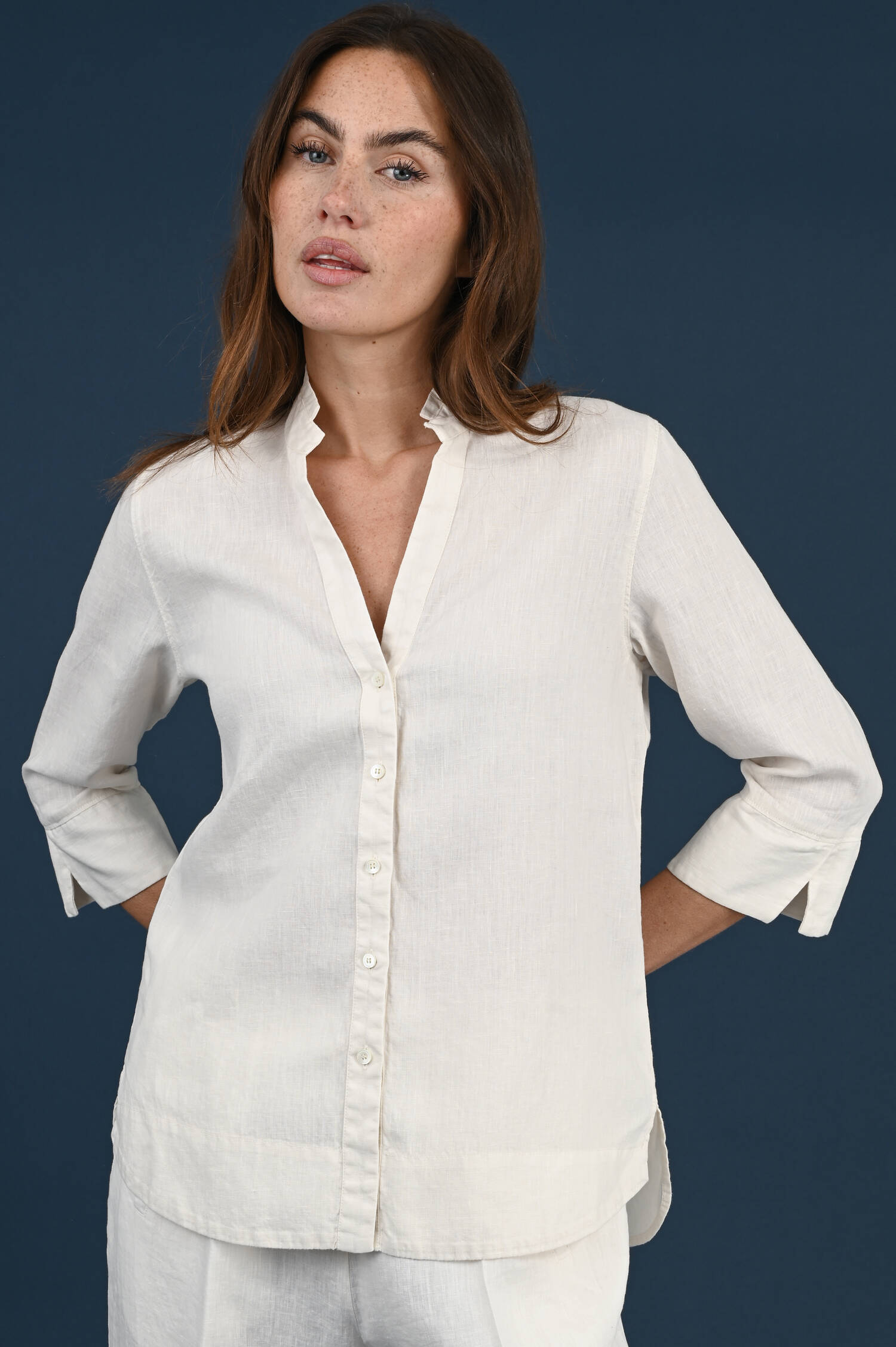 Leinenbluse mit V-Neck in Ivorybeige