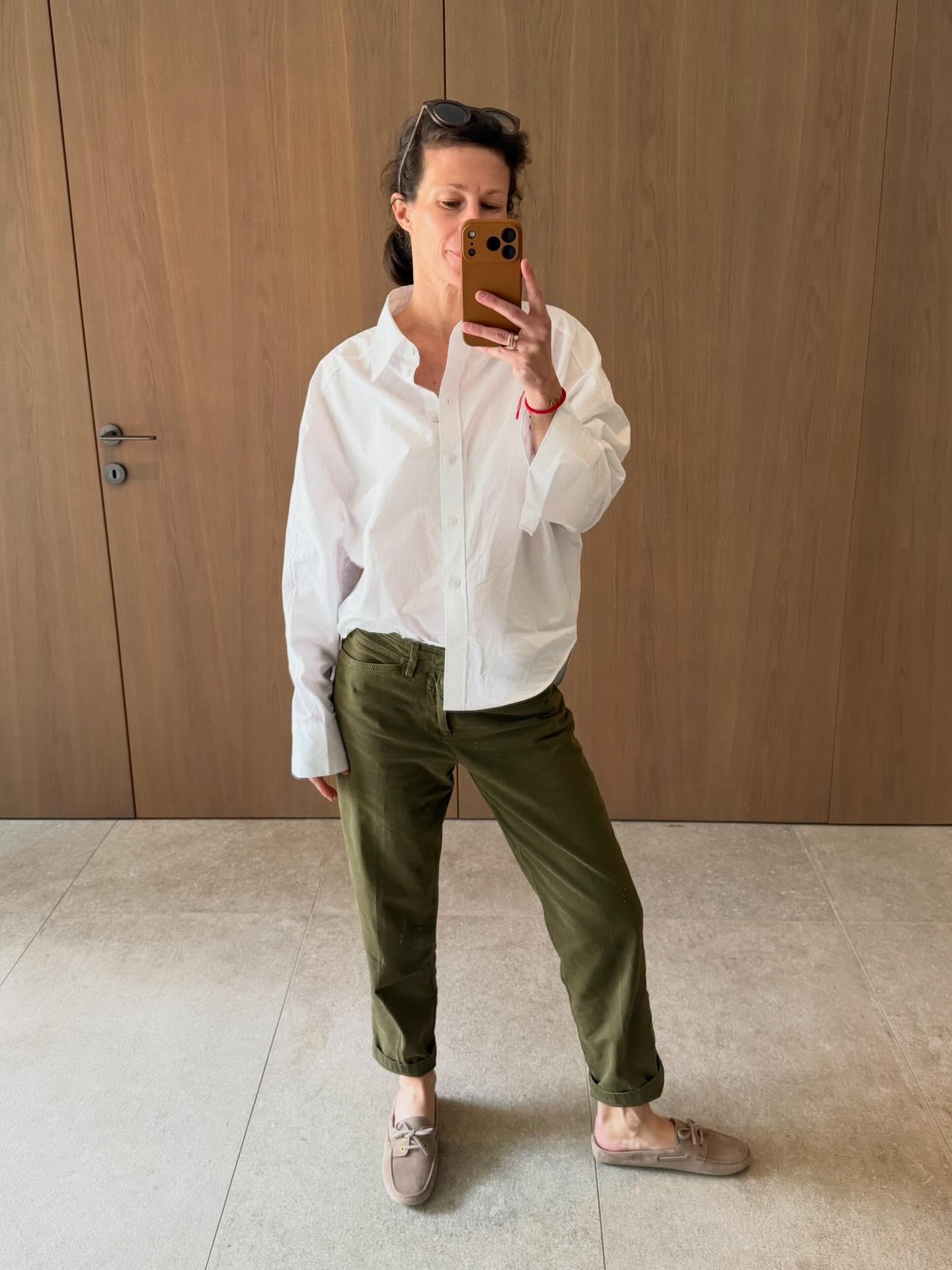FRÜHLING 🌸 @gruenerat  Shirt &amp; Pants @closedofficial, shoes: @tods