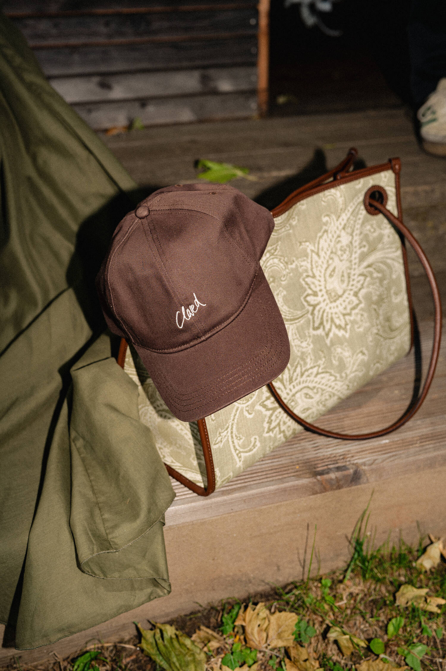 Basecap mit Stick in Braun
