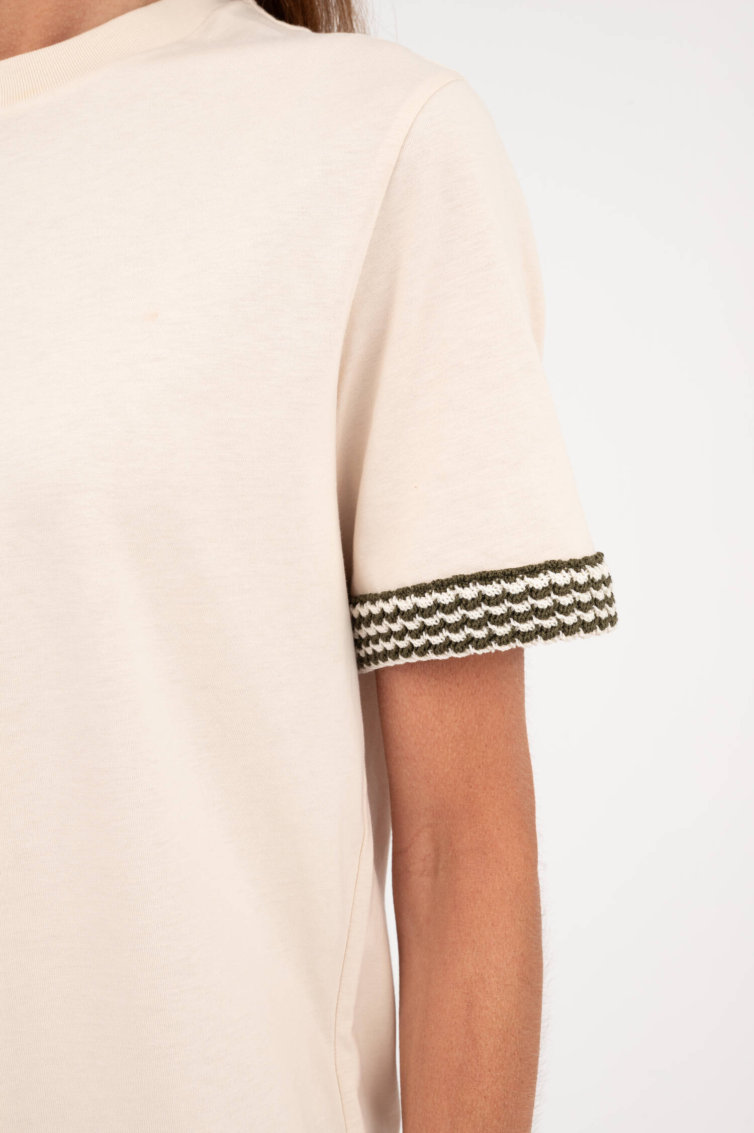 T-Shirt mit Strick-Detail in Creme