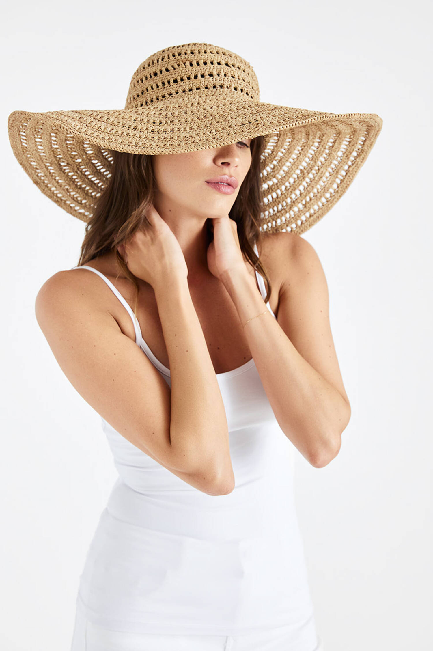 Sommerhut MIARO in Natur