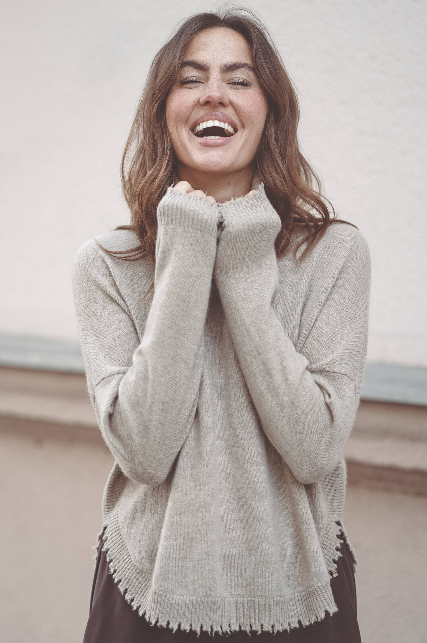 Rollkragenpullover aus Woll-Cash-Mix in Grayscale