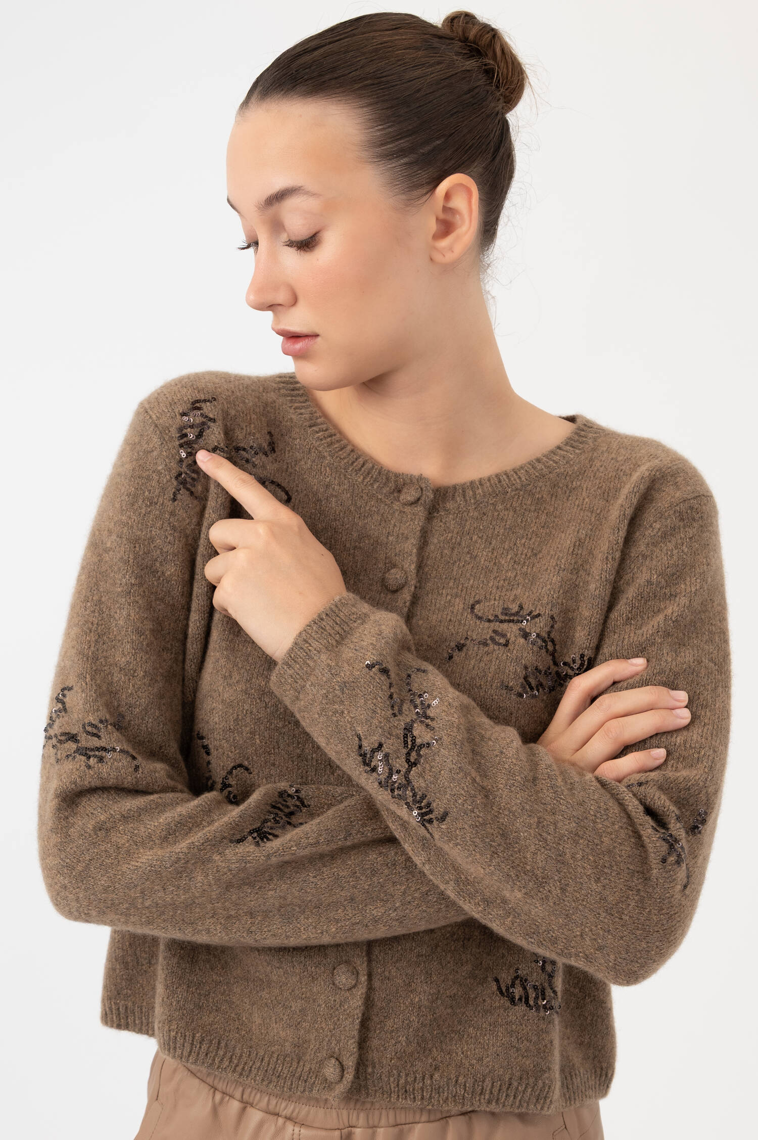 Cardigan mit Pailletten-Details in Braun Cardigan mit Pailletten-Details in Braun