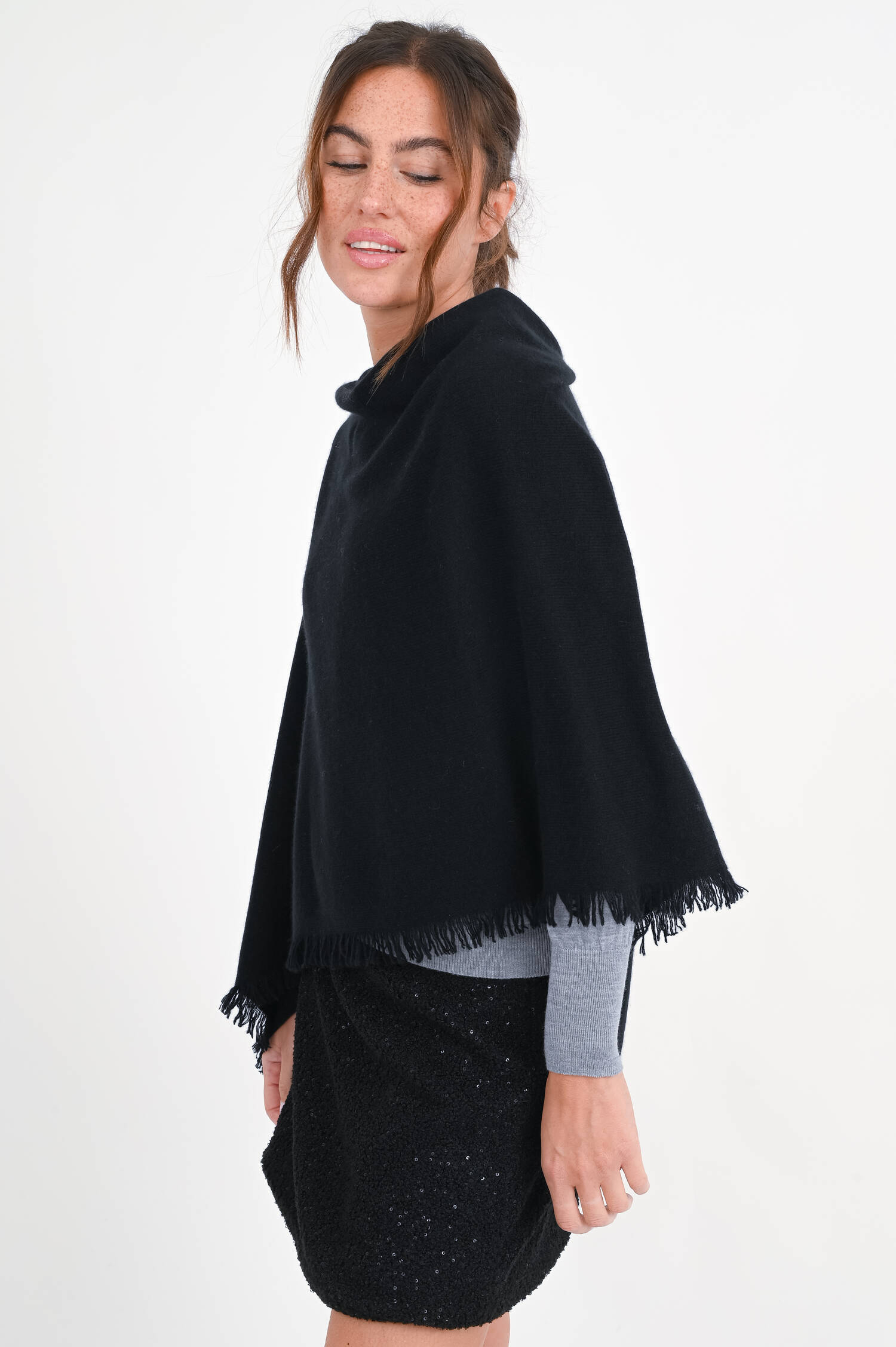 Cashmere Poncho in Schwarz Cashmere Poncho in Schwarz
