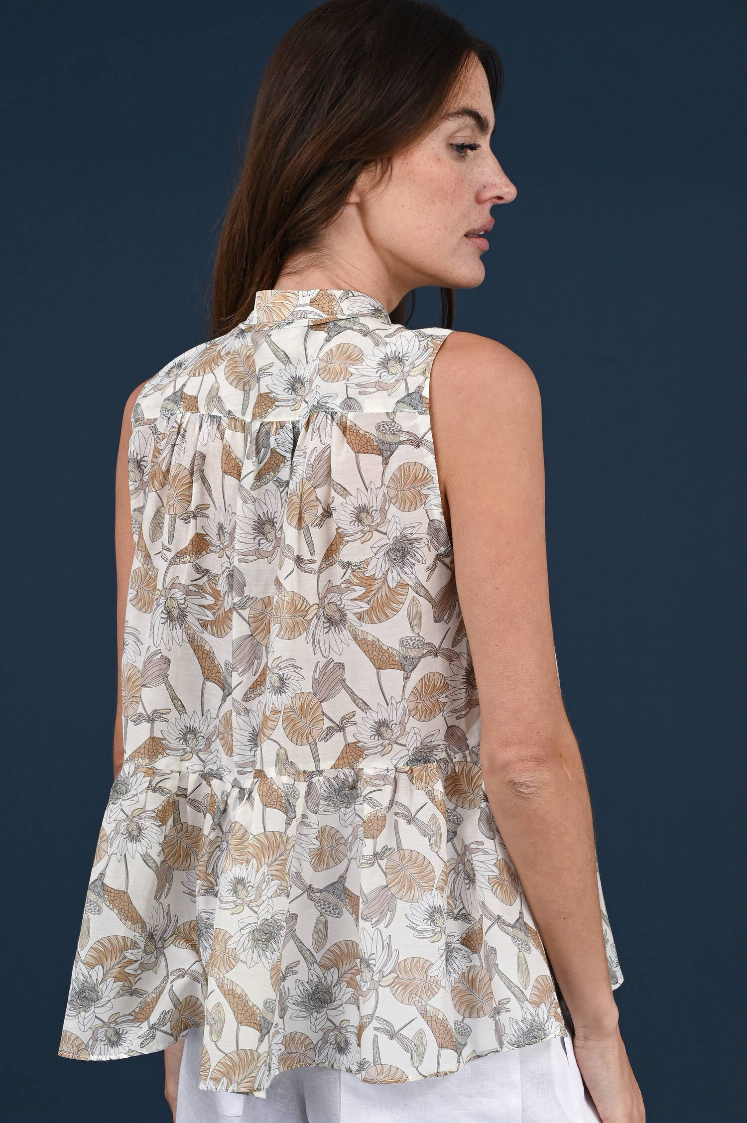 Bluse LUZI mit Blumenmuster in Beige