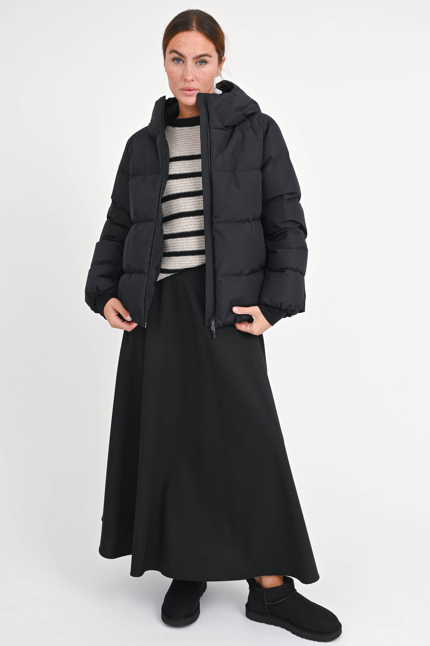 Stepp-Jacke in mattem Schwarz