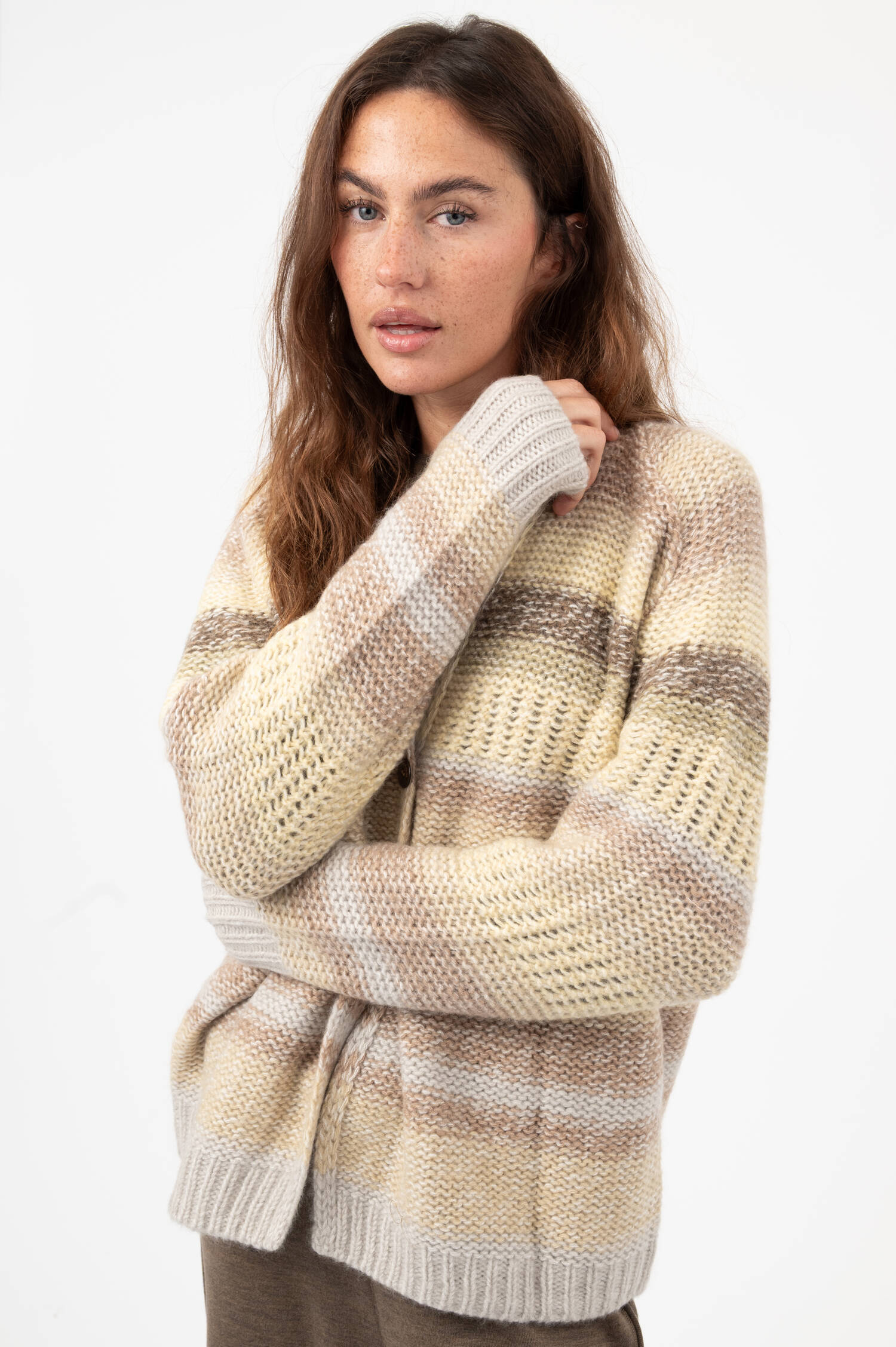 Gestreifter Cashmere-Mix-Cardigan in Braun/Beige Gestreifter Cashmere-Mix-Cardigan in Braun/Beige