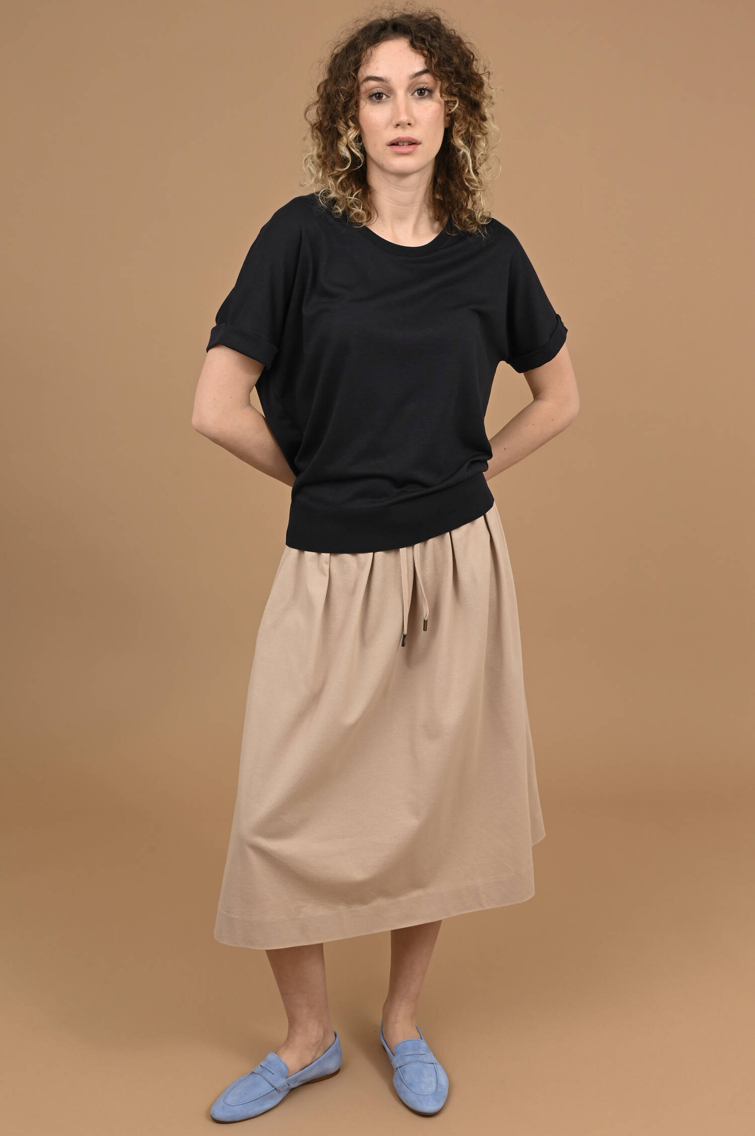 T-Shirt mit Rippbund in Blau