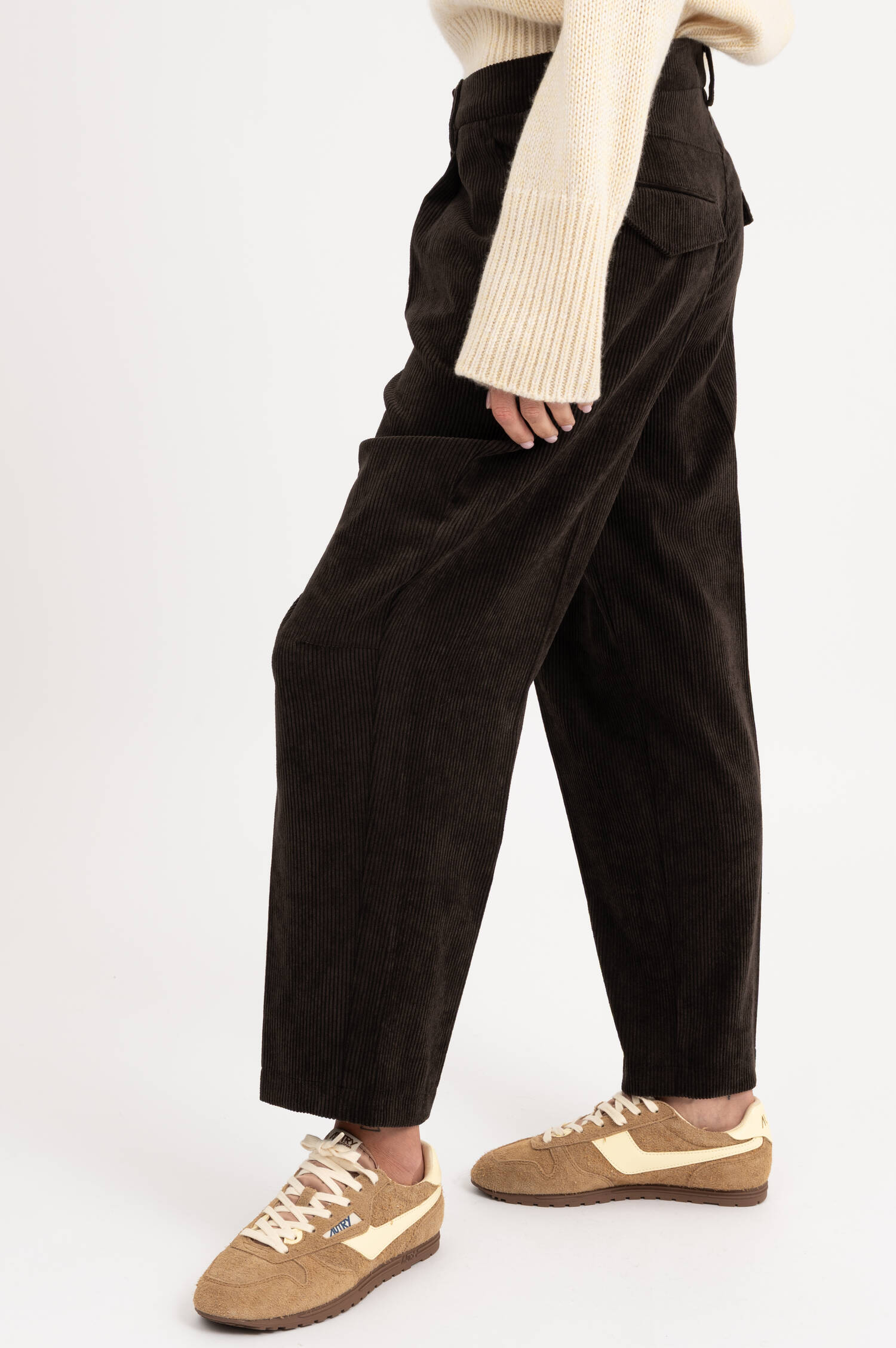 Cord Bundfaltenhose ORTENSIA in Braun Cord Bundfaltenhose ORTENSIA in Braun