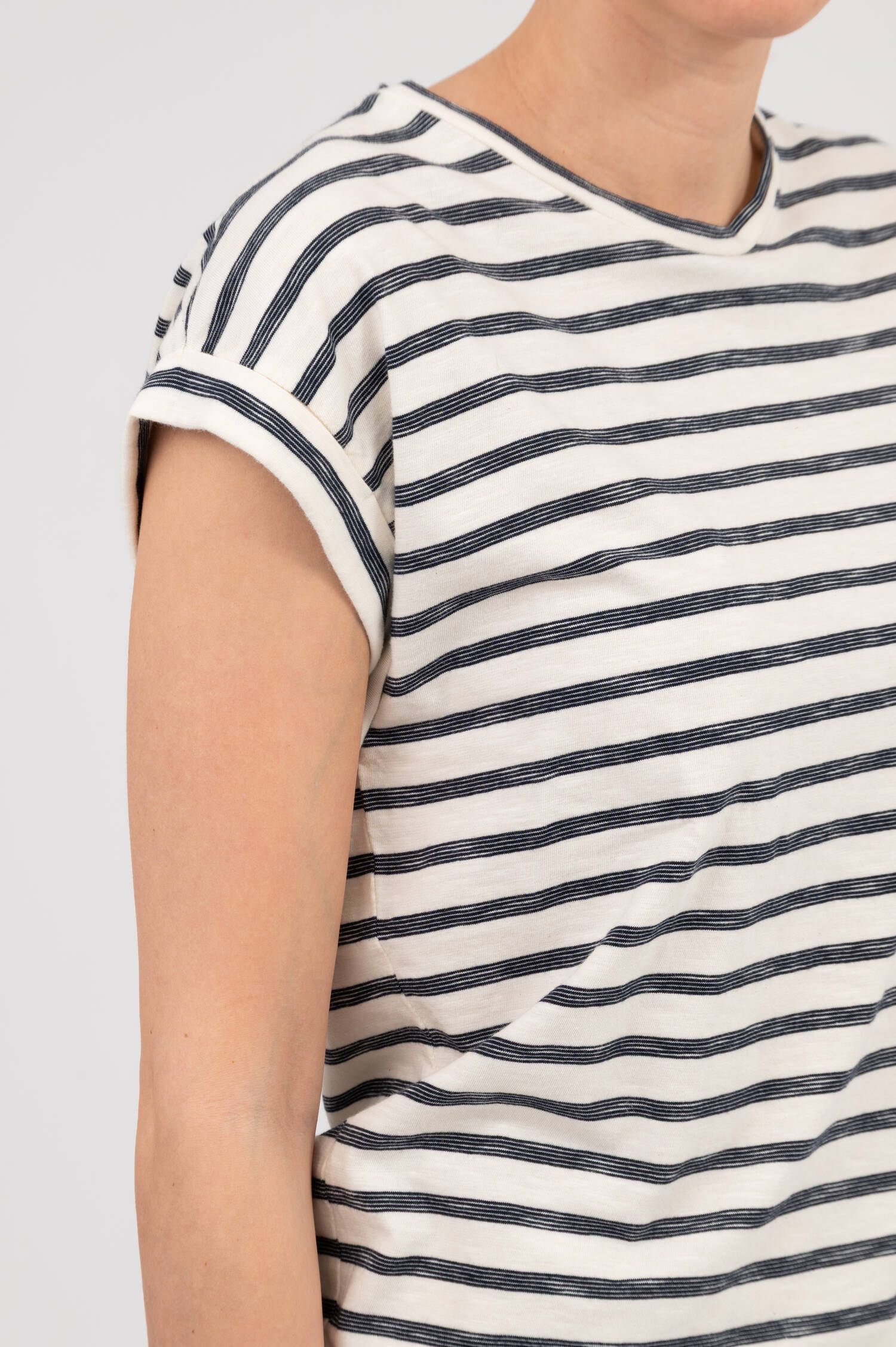 T-Shirt TISHA in Navyblau/Weiß gestreift