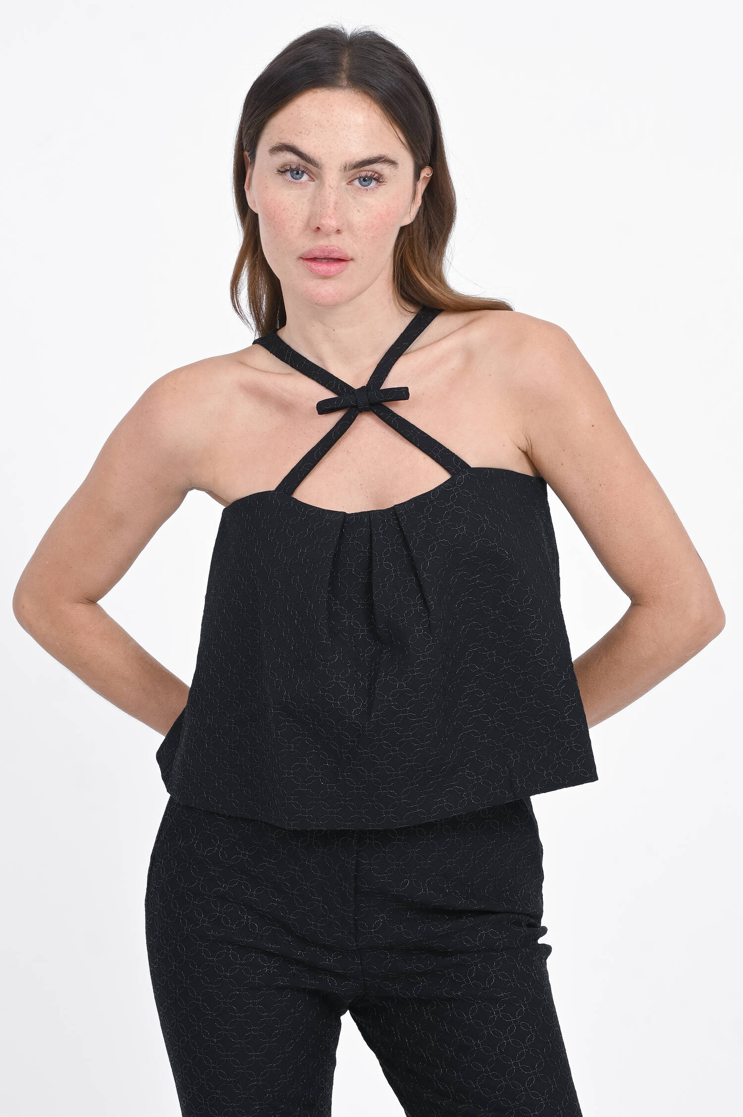 Top mit Allover-Pailletten in Pure Black