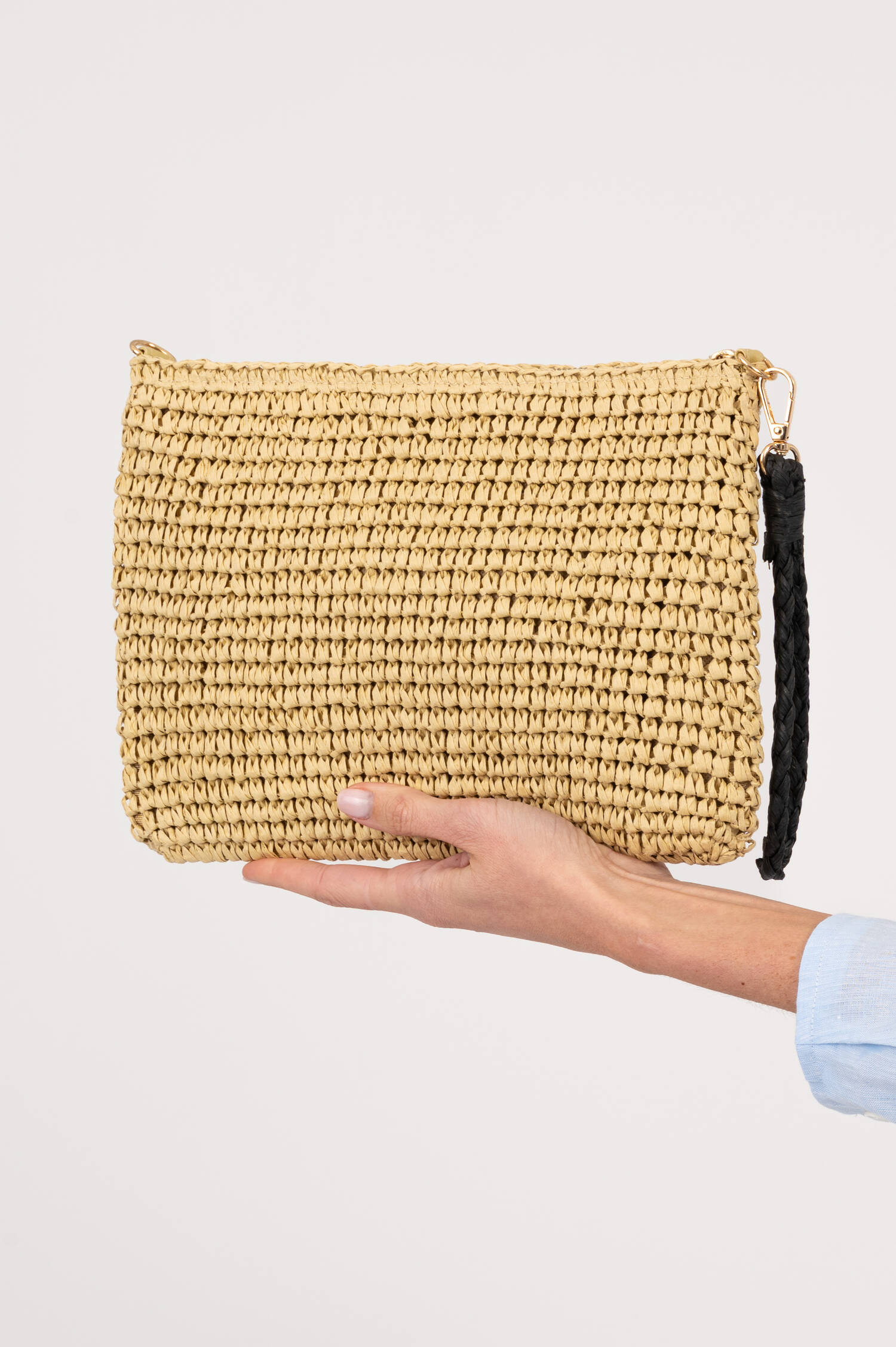 Pochette mit Label-Stickerei in Beige/Schwarz