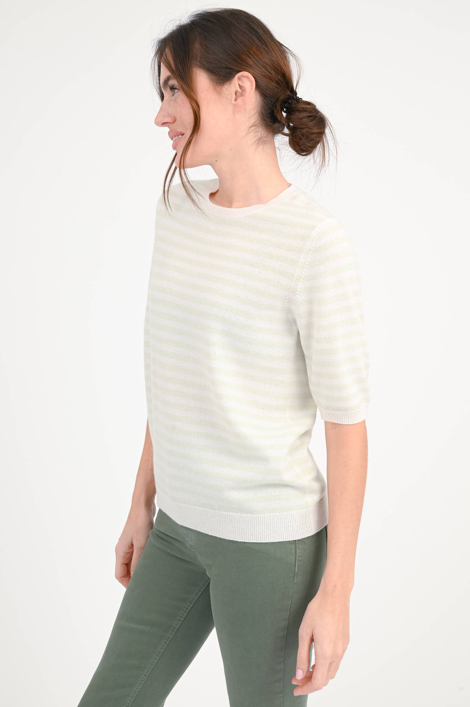 Kurzarm-Cashmere-Pullover on Soft Green/Creme