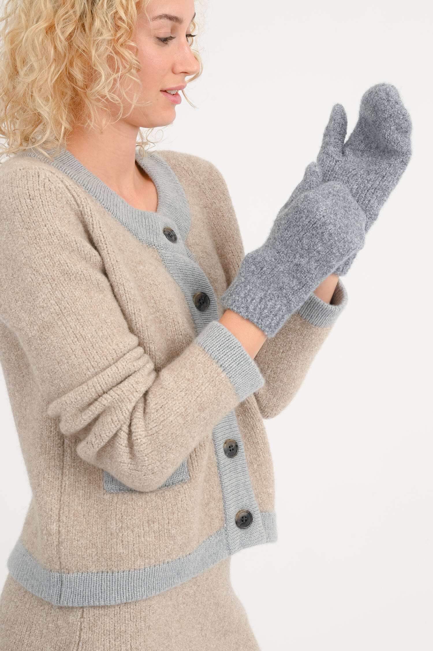 Fäustlinge Bouclé in Grau