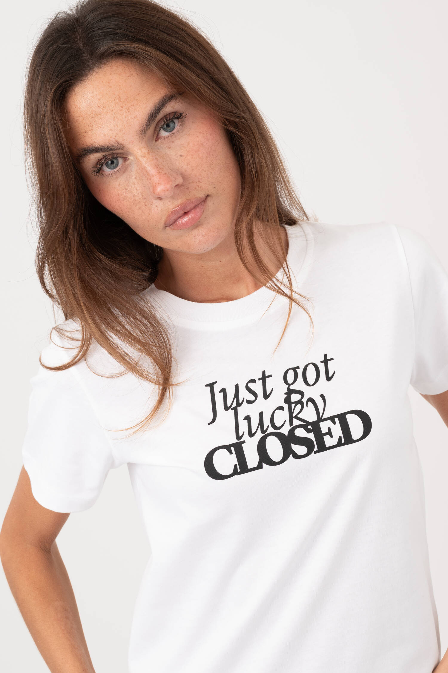 T-Shirt "Just got lucky" in Weiß