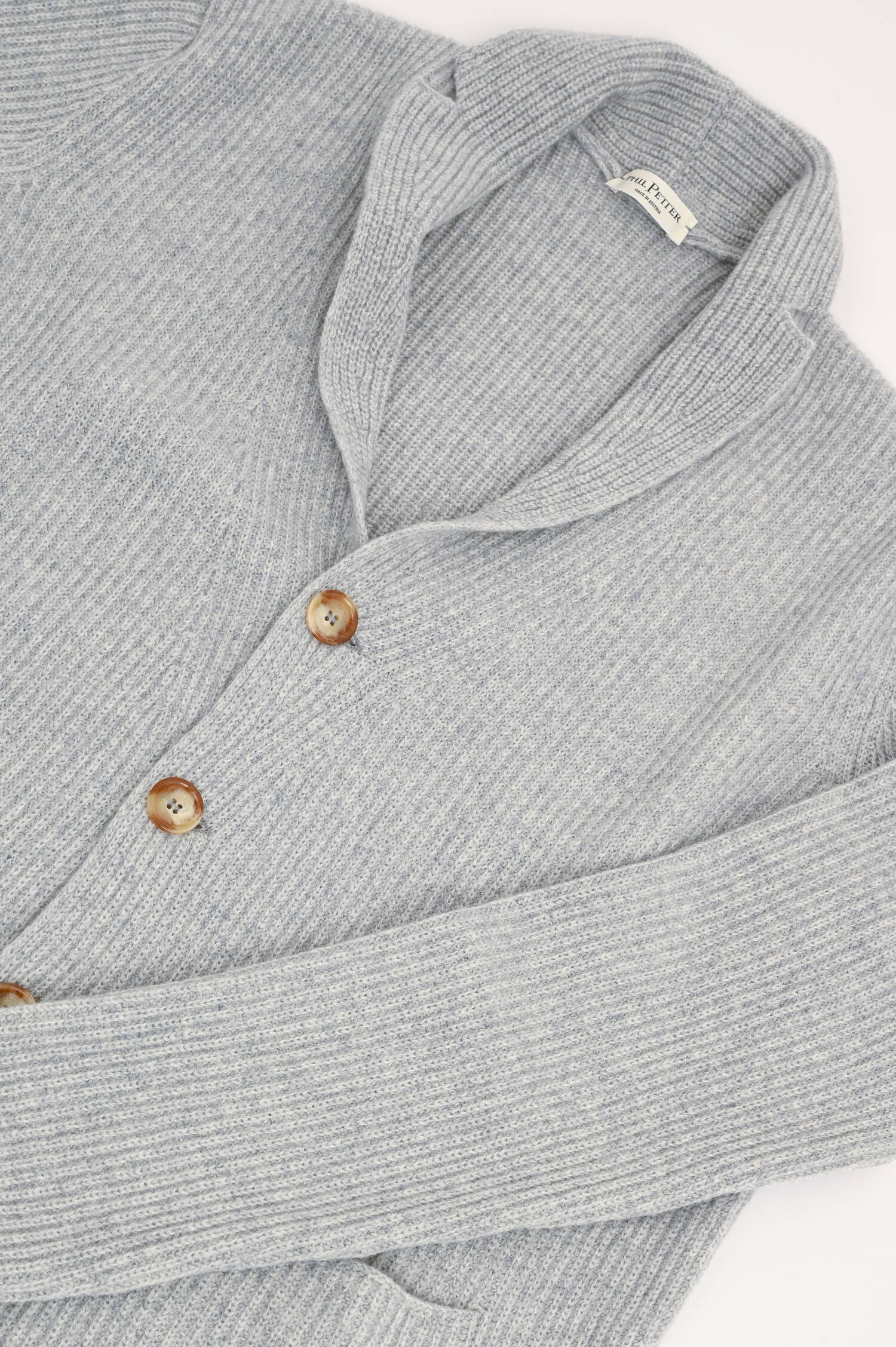 Strickjacke aus Woll-Cashmere-Mix in Grau Strickjacke aus Woll-Cashmere-Mix in Grau