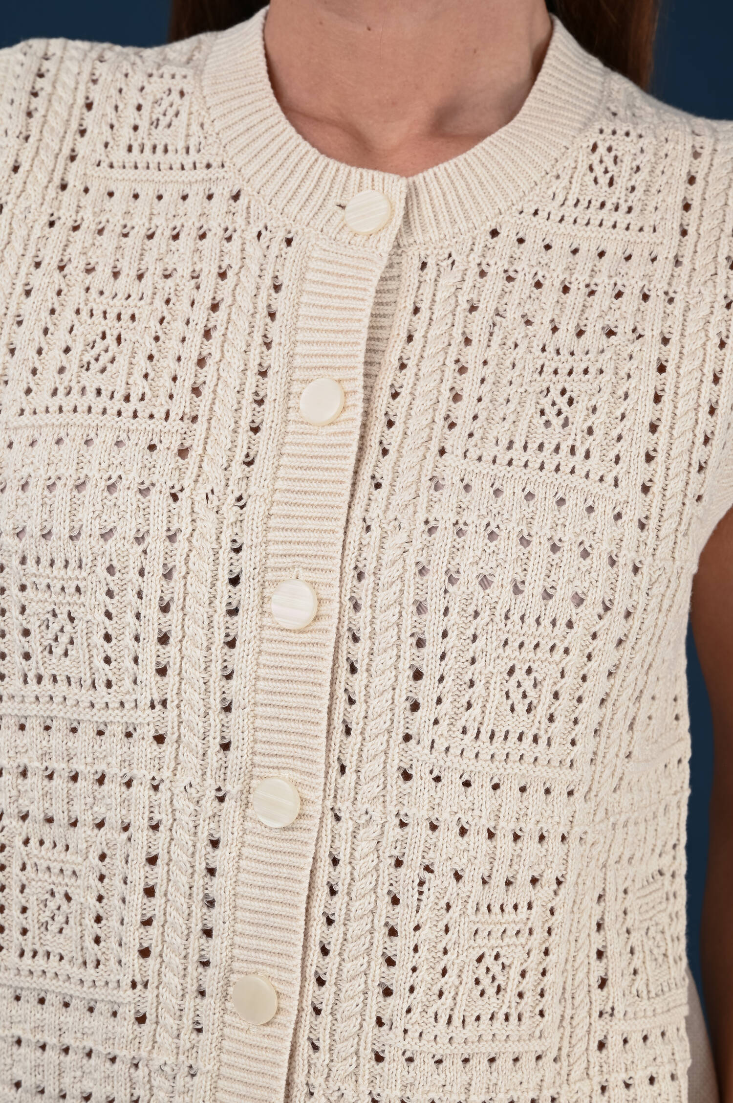 Lochstrickweste in Beige