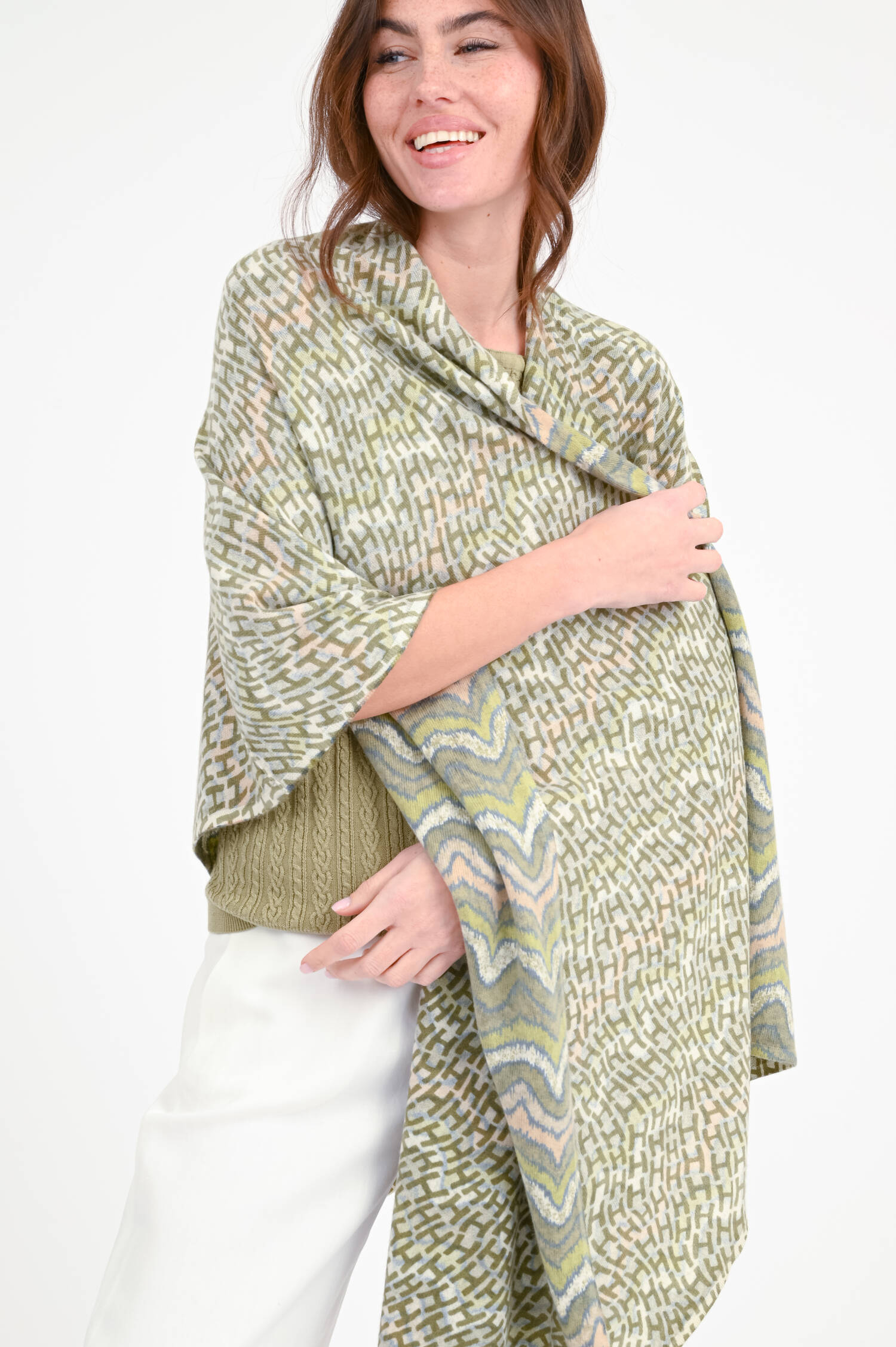 Cashmere-Cape in Grün/Multicolor gemustert Cashmere-Cape in Grün/Multicolor gemustert