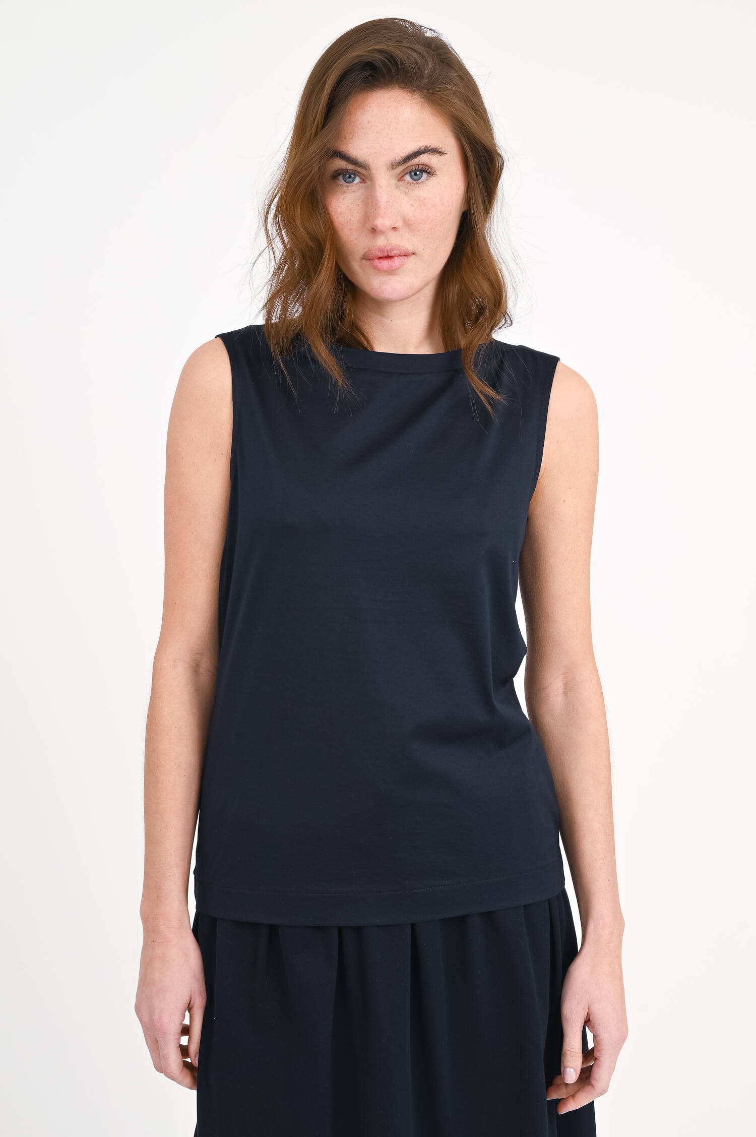 Top mit U-Boot-Ausschnitt in Navy