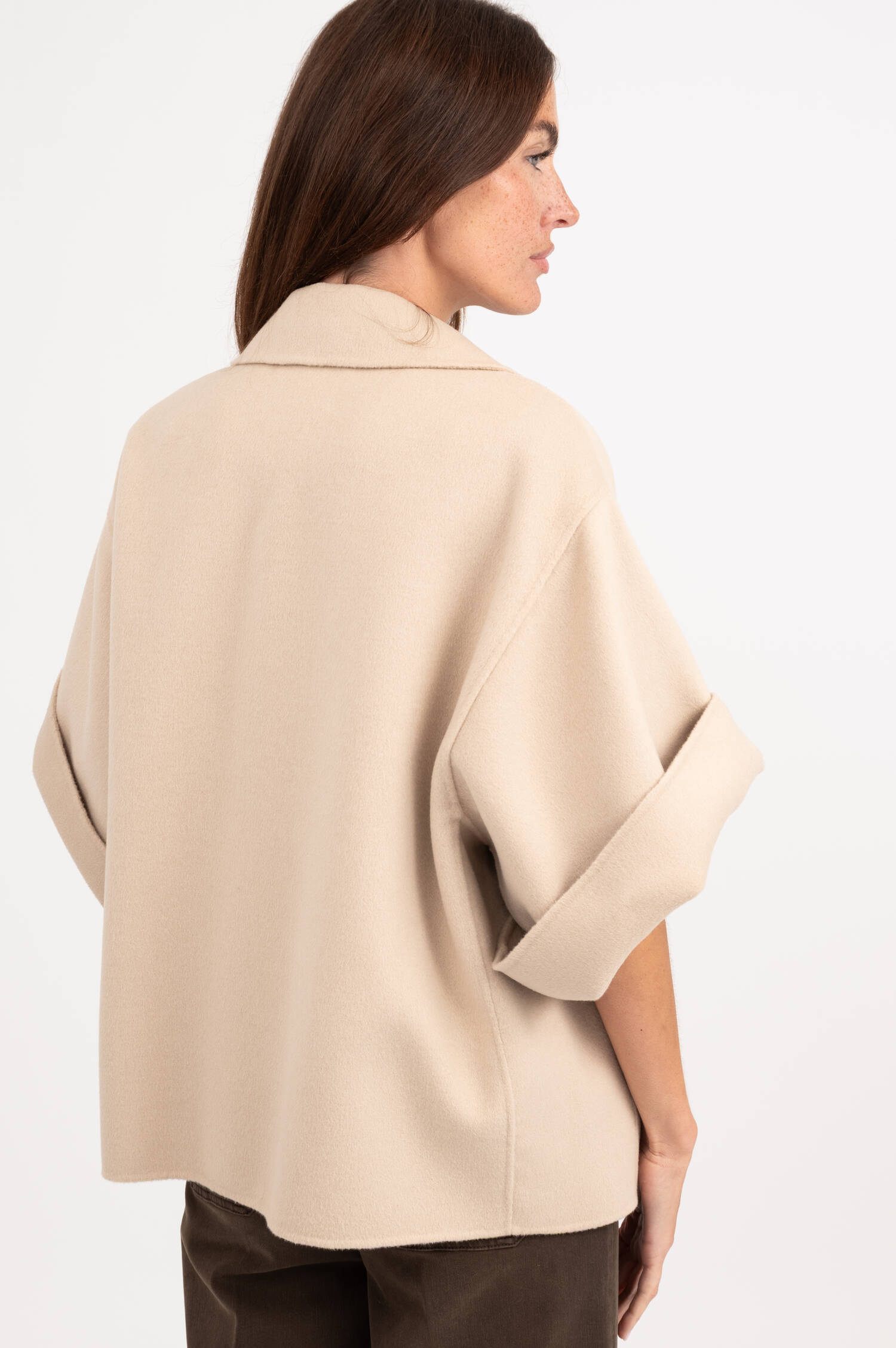 Kurzer Wollmantel NEO in Beige Kurzer Wollmantel NEO in Beige
