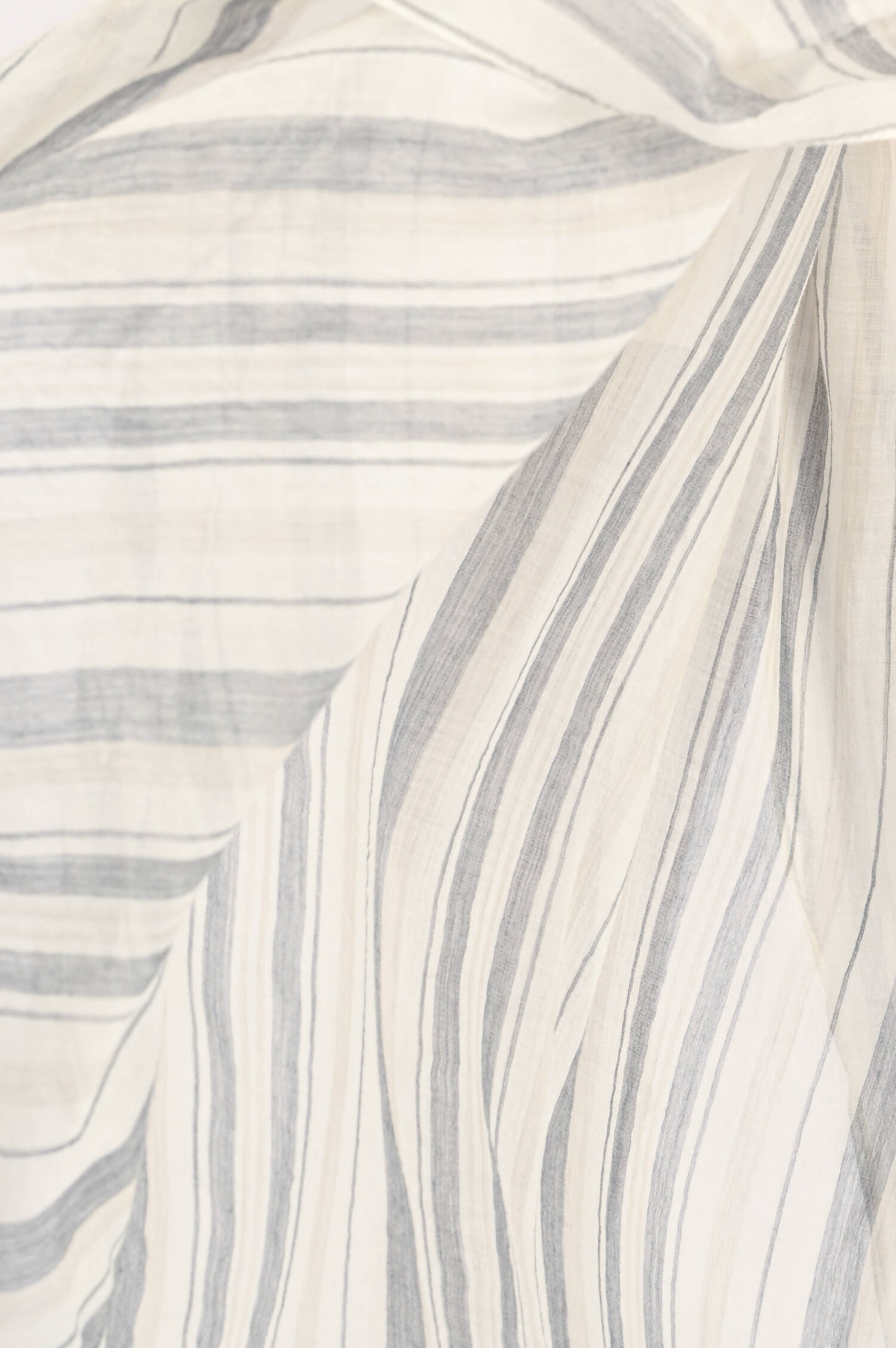 Gestreifter Schal aus Cashmere in Creme/Grau