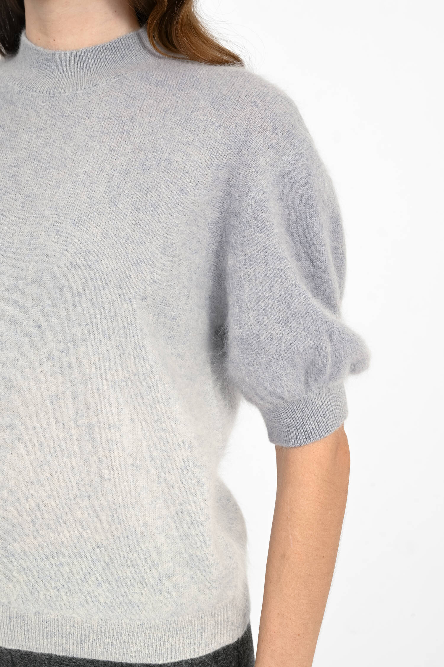 Kurzarm Pullover aus Woll-Cashmere-Mix in Hellgrau Kurzarm Pullover aus Woll-Cashmere-Mix in Hellgrau