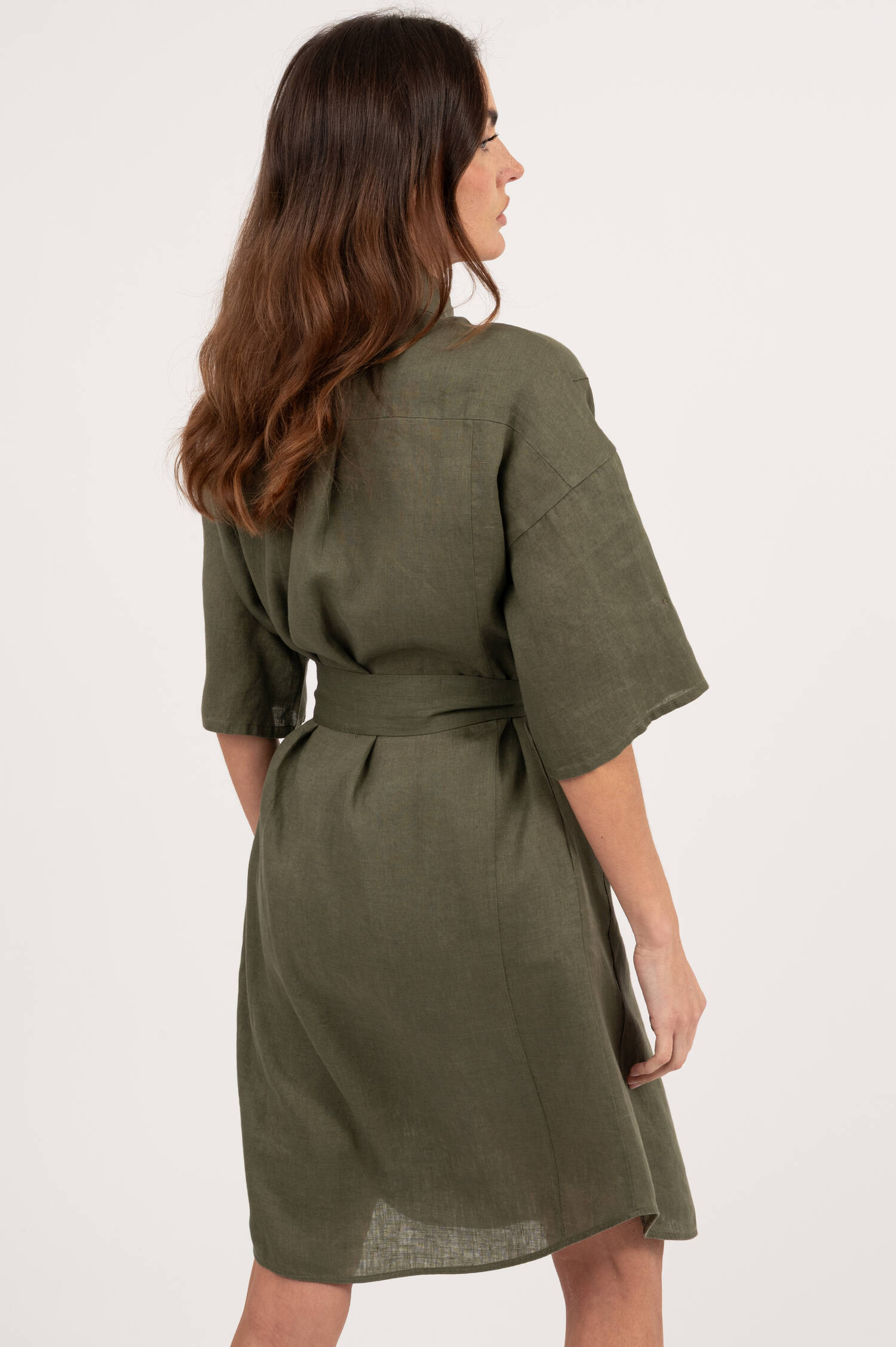 Hemdblusenkleid aus Leinen in Oliv