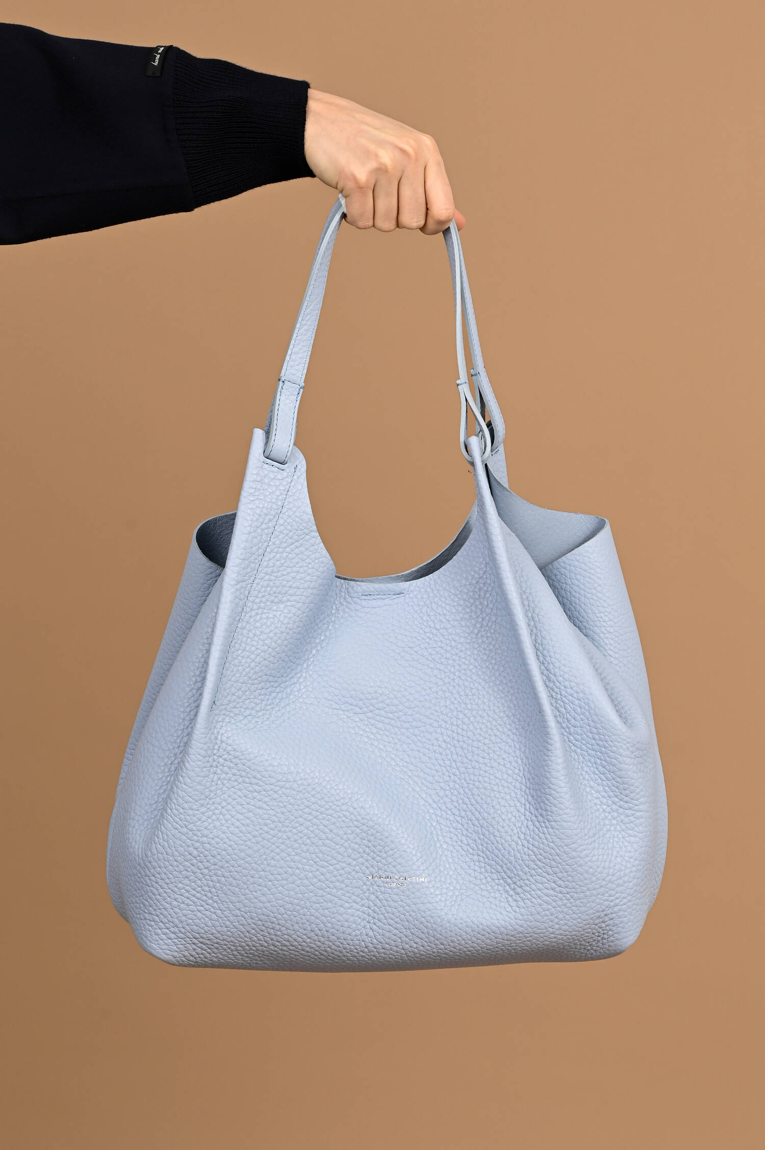 Shopper DUA aus genarbtem Leder in Pastellblau