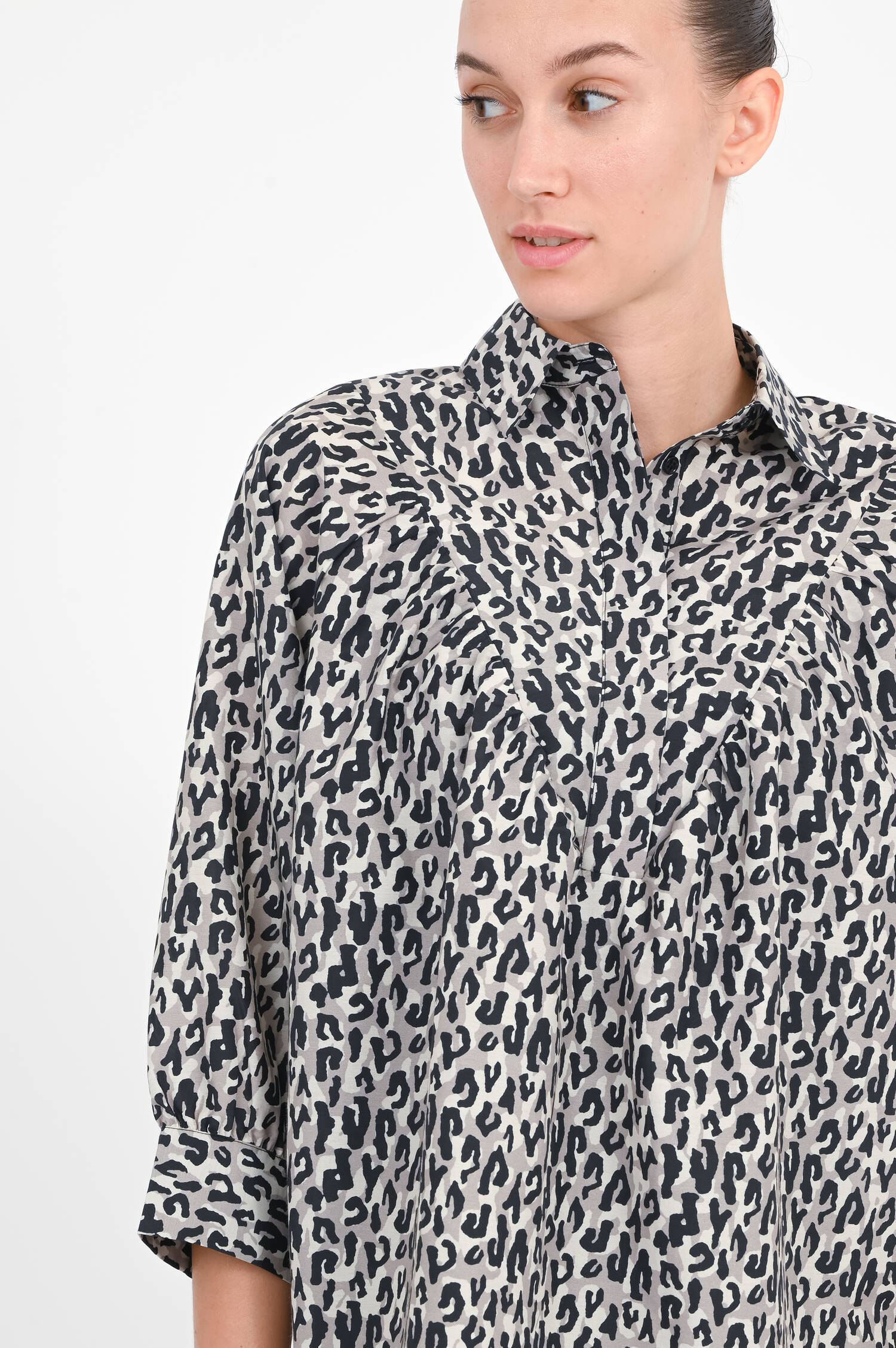 Leo-Bluse BROUNA in Grau/Schwarz/Weiß