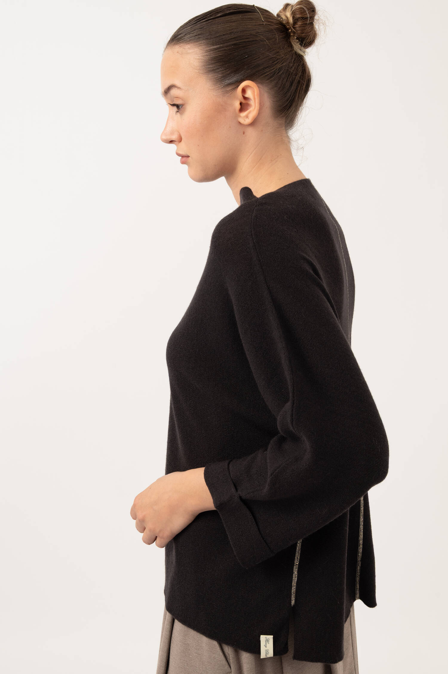 Woll-Pullover mit dezentem Stehkragen in Braun