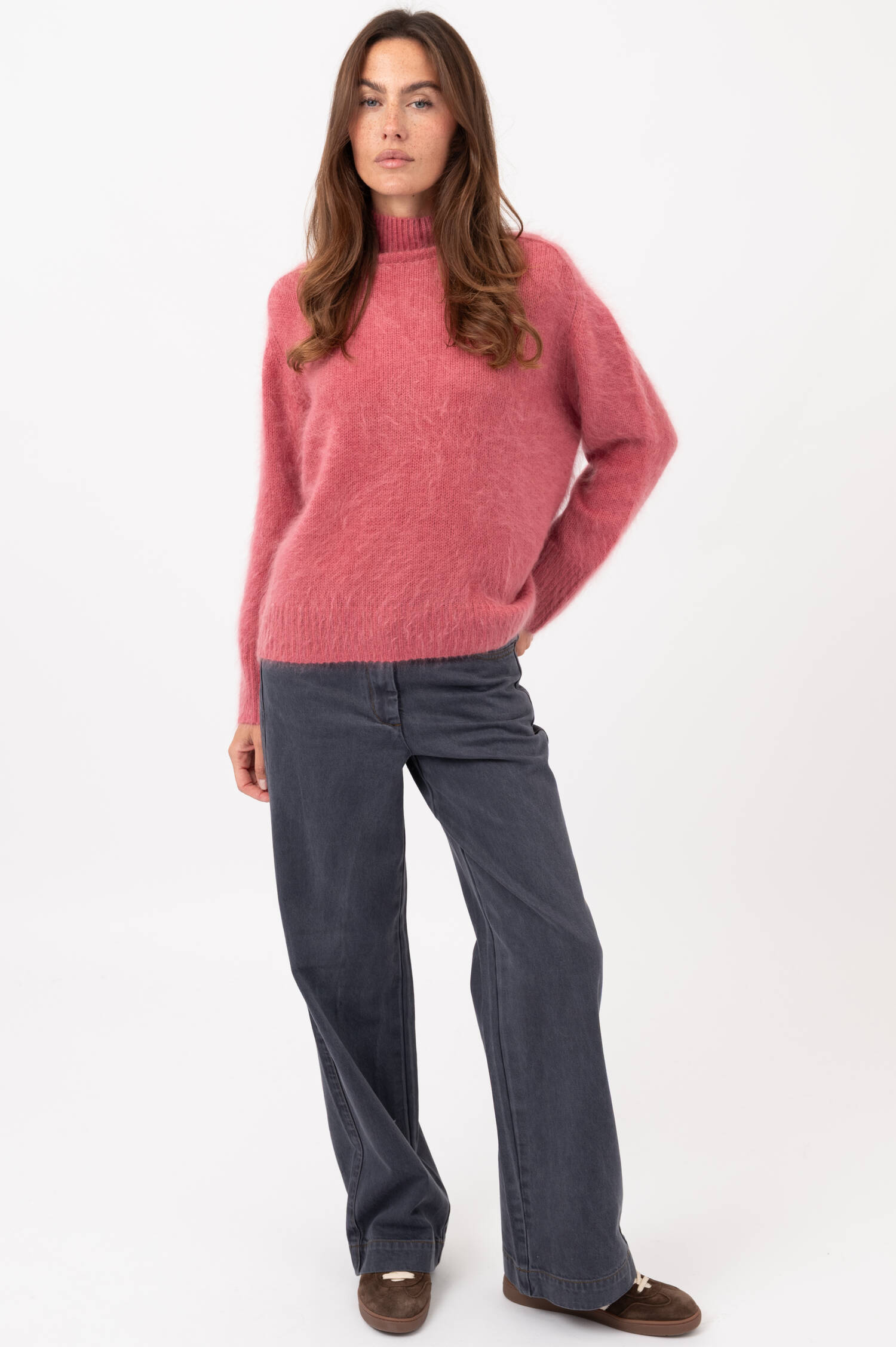 Cashmere-Pullover mit Stehkragen in Pastellrot Cashmere-Pullover mit Stehkragen in Pastellrot