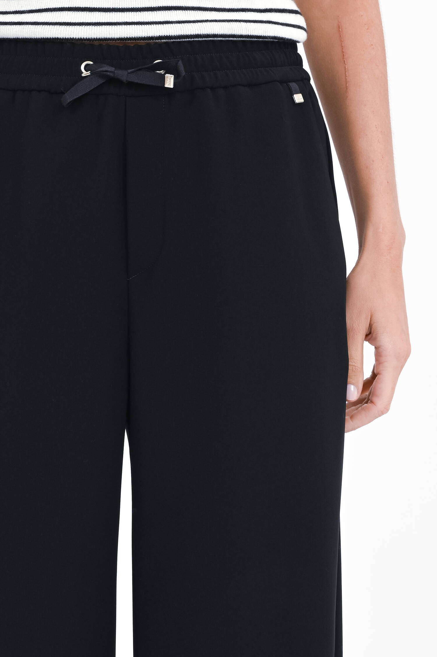 Straight-Leg-Hose in Schwarz Straight-Leg-Hose in Schwarz