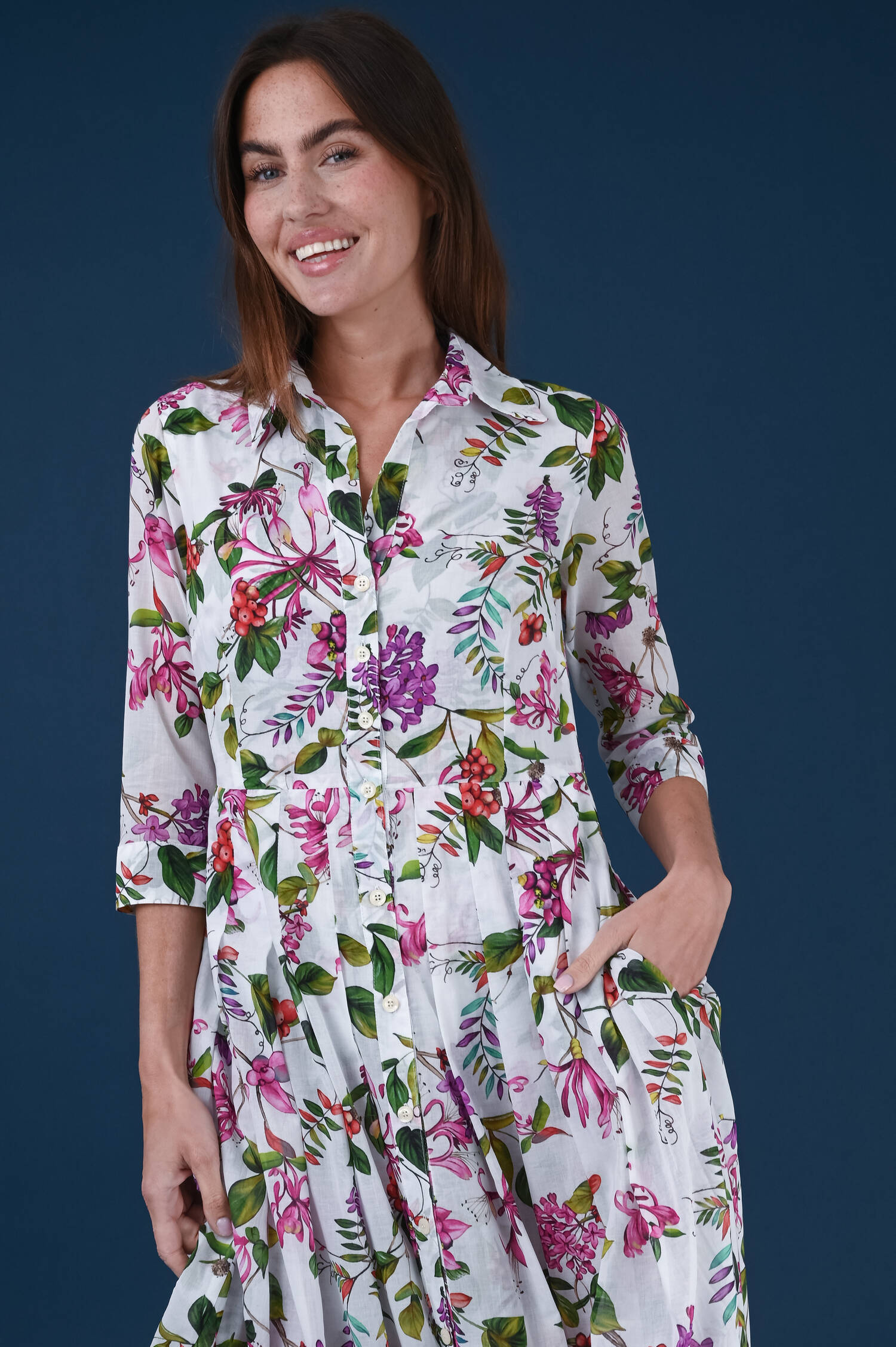 Kleid ASTER in Weiß/Pink gemustert