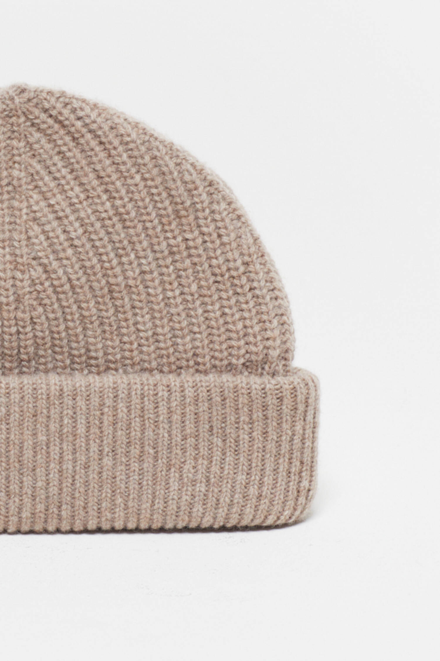 Beanie aus Wolle in Beige