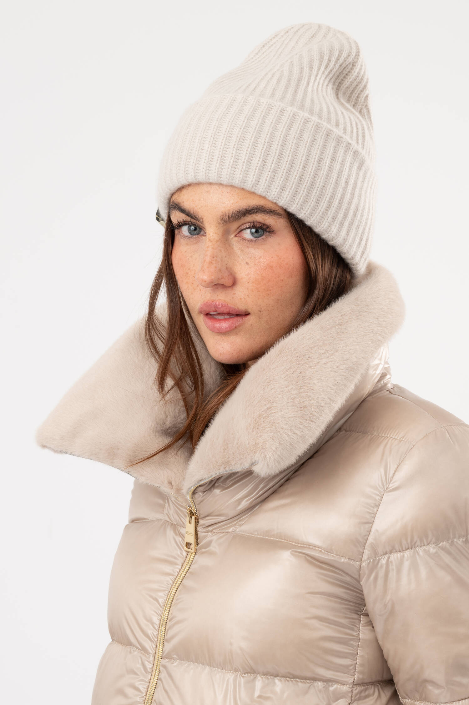 Cashmere-Beanie in Greige Cashmere-Beanie in Greige