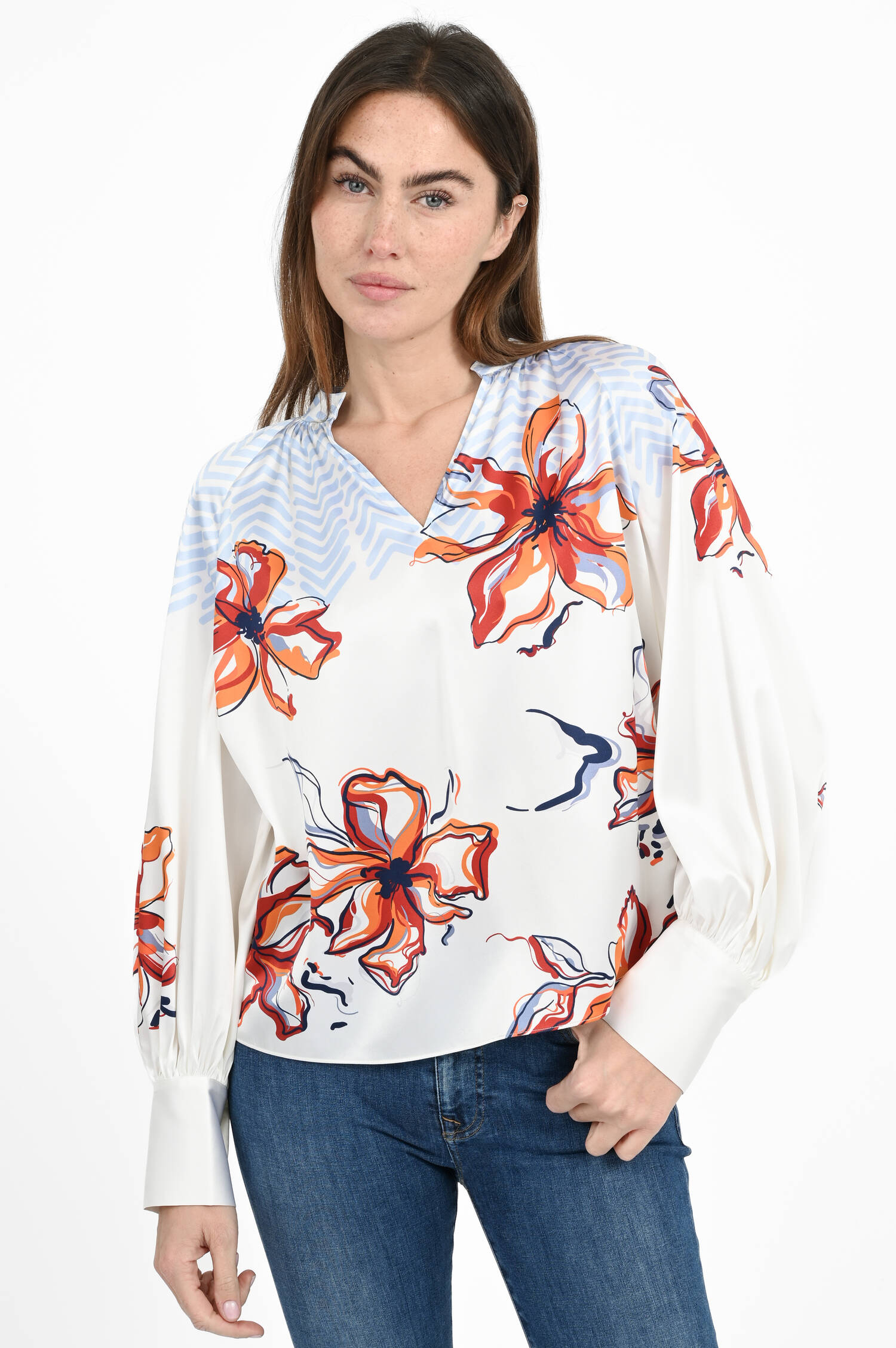 Seidenbluse mit Blumenmuster in Rot/Weiß Seidenbluse mit Blumenmuster in Rot/Weiß