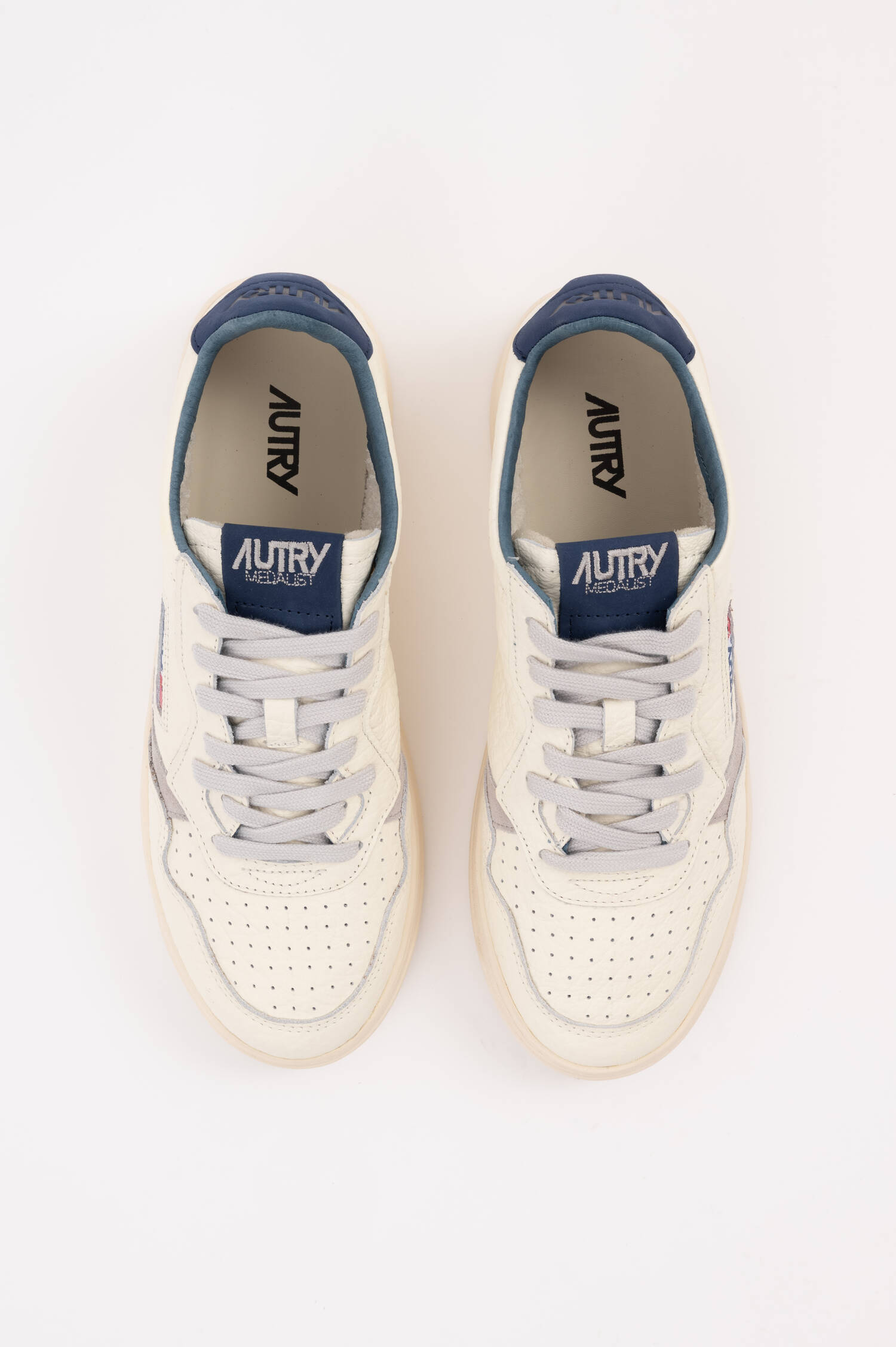 Sneaker MEDALIST LOW in Creme/Blau Sneaker MEDALIST LOW in Creme/Blau