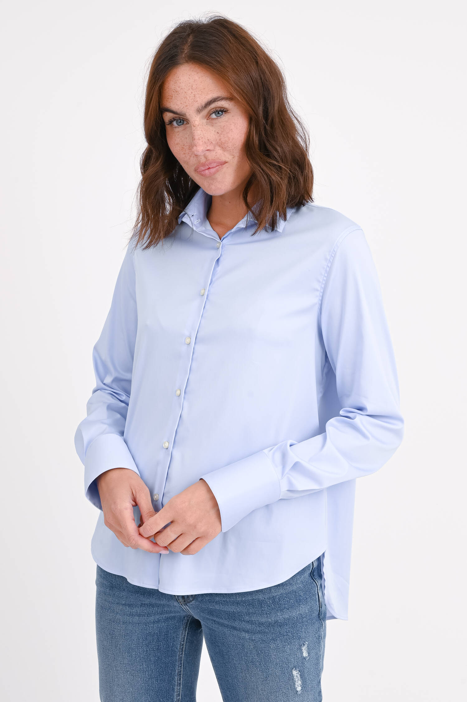 Klassische Bluse in Hellblau Klassische Bluse in Hellblau
