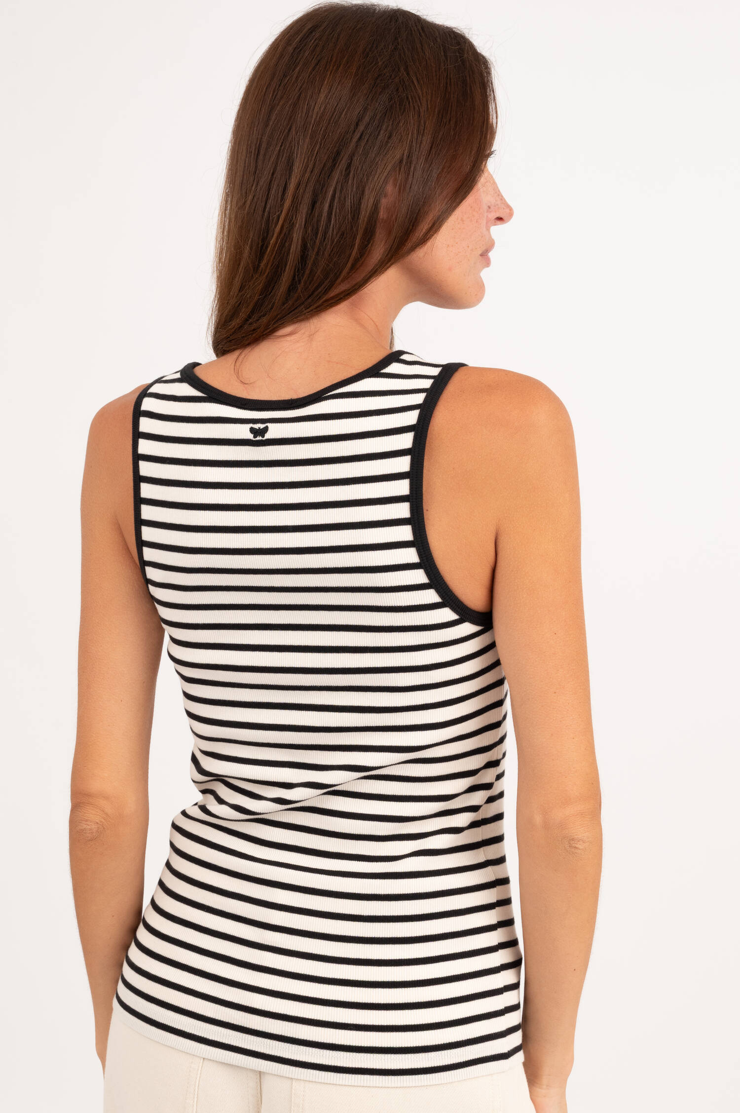 Gestreiftes Tanktop in Schwarz/Weiß Gestreiftes Tanktop in Schwarz/Weiß